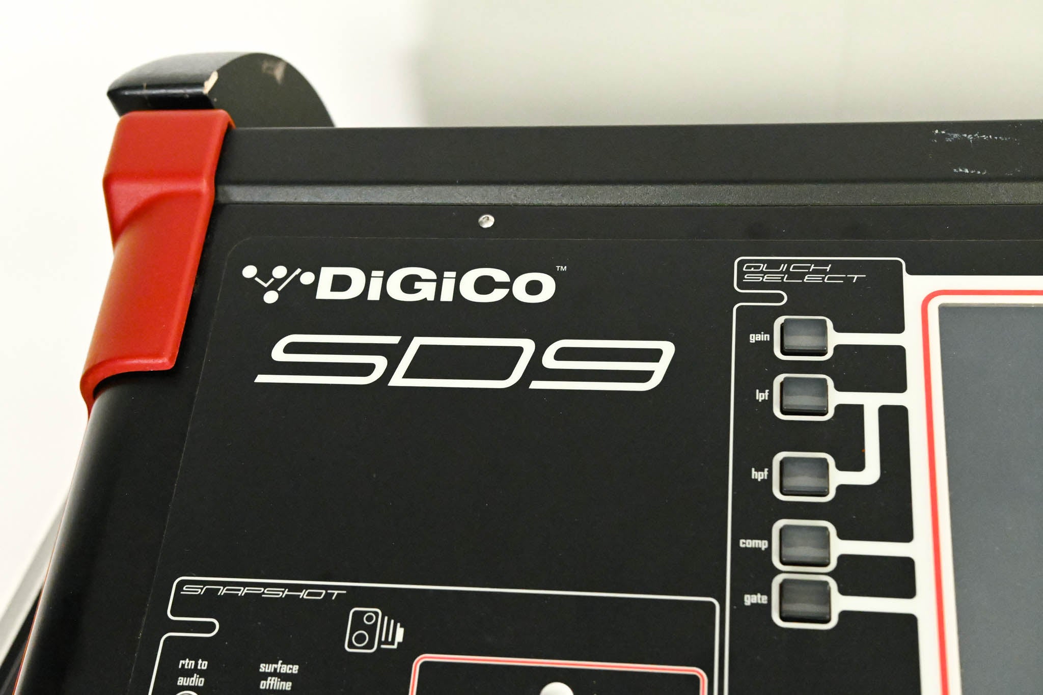 DiGiCo SD9 Digital Mixing Console with Road Case