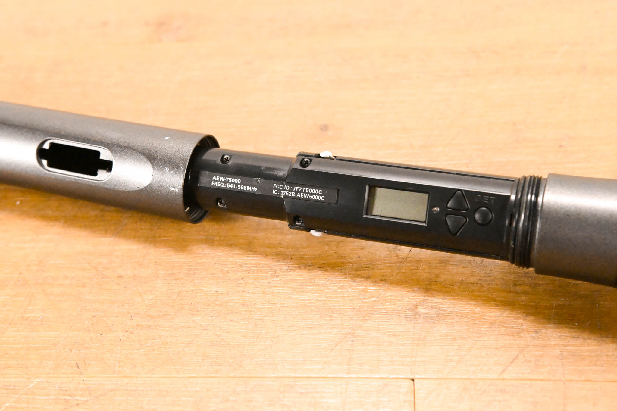 Audio-Technica ATW-R3100bC Receiver w/AEW-T4100 Mic: 541-566MHz (NO PSU)