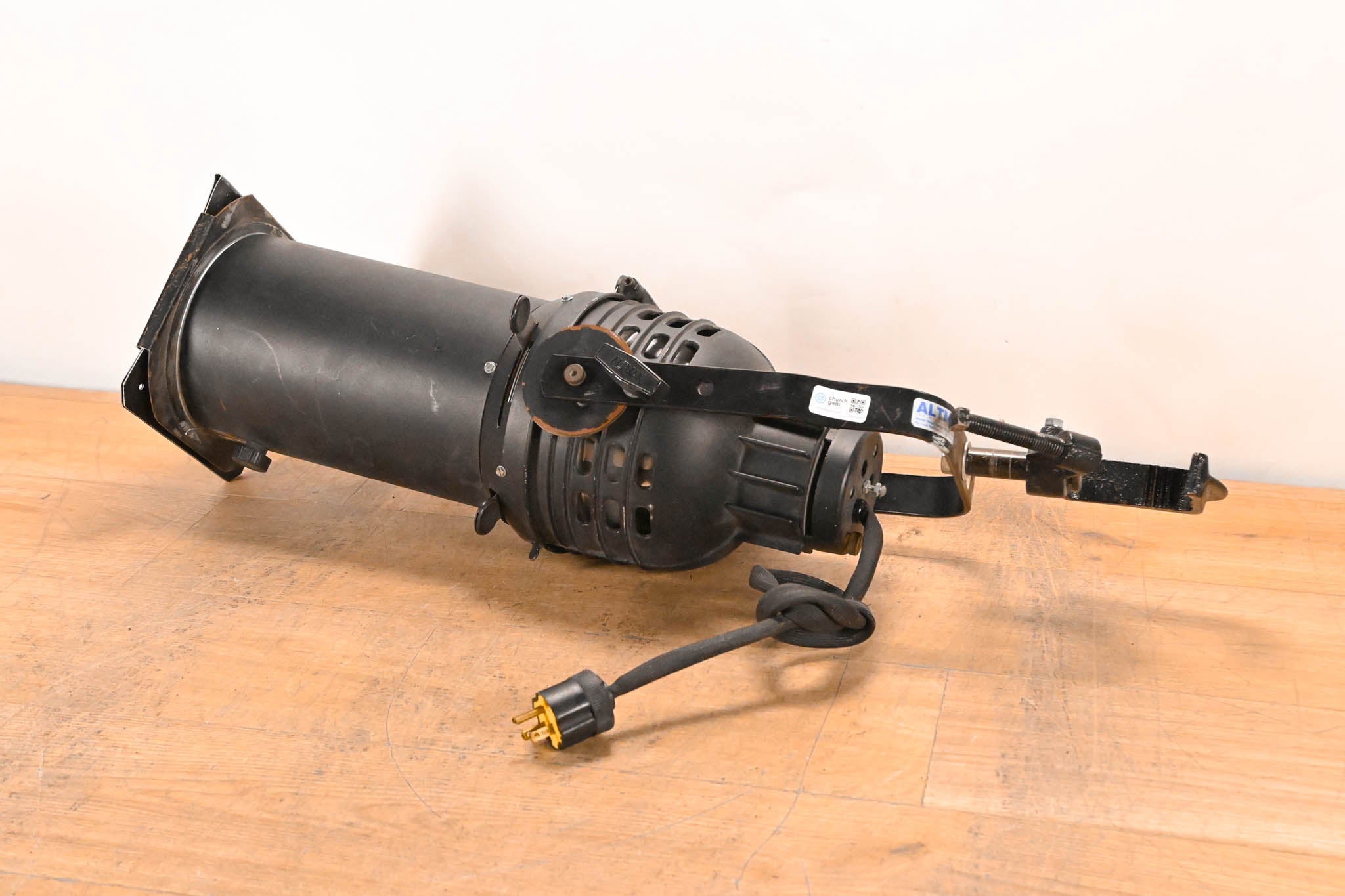 Altman 360Q 6" x 12" 750W Ellipsoidal Light