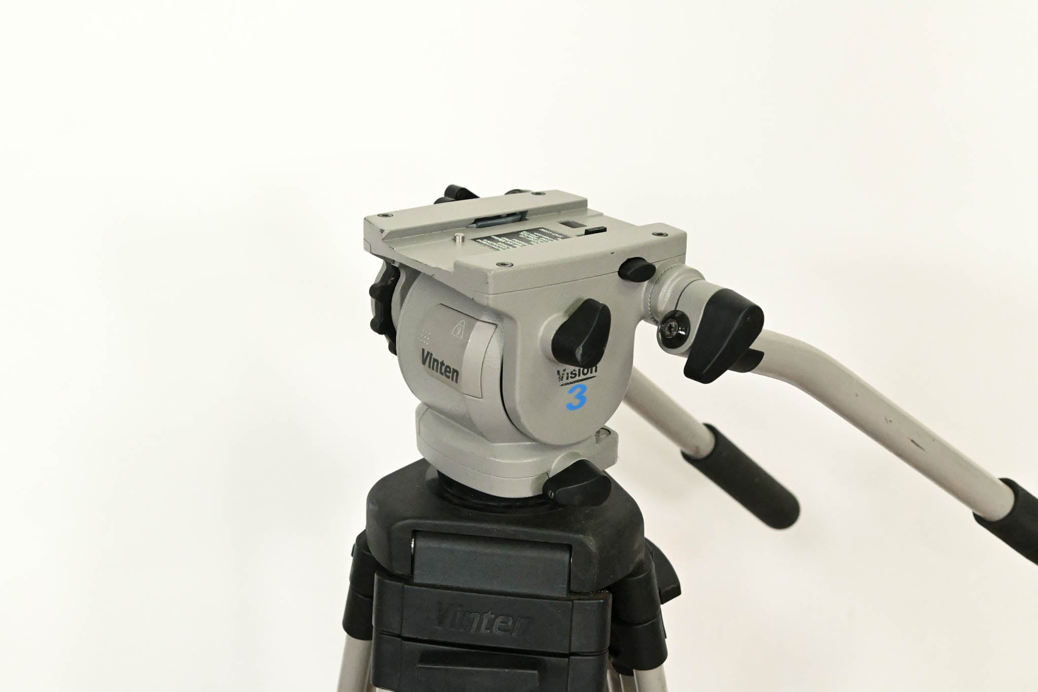 Vinten Vision 3 Fluid Head with Two-Stage Aluminum Tripod