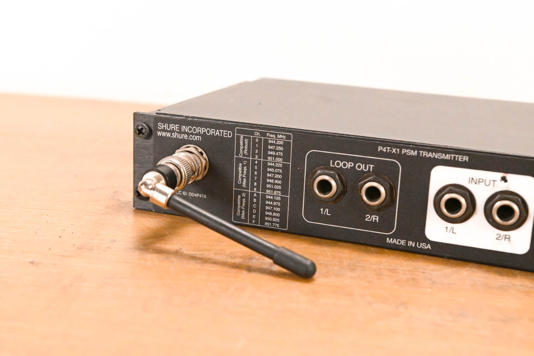 Shure PSM 400 In-Ear Monitoring System - X1 Band (NO POWER SUPPLY)