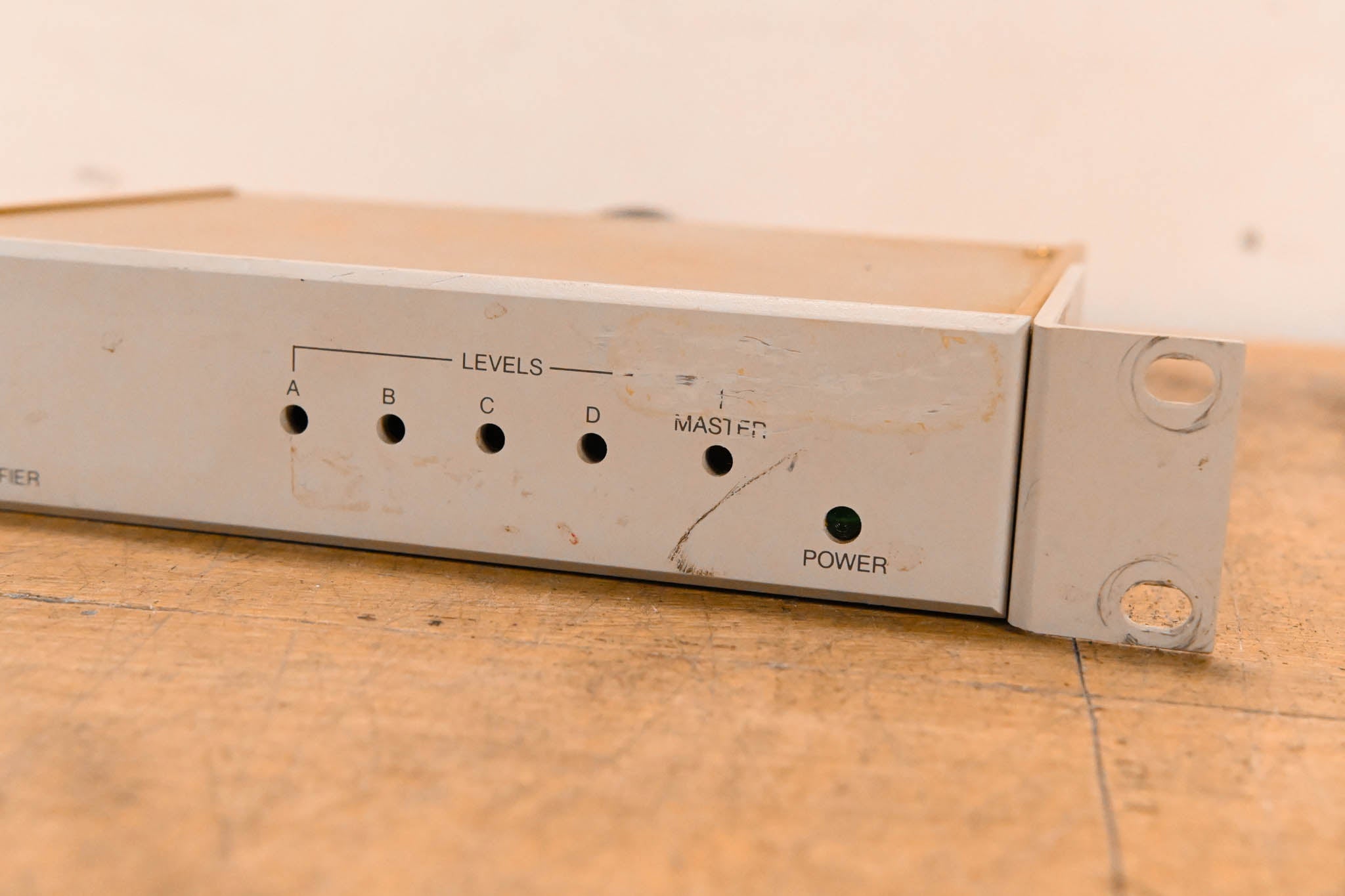 RTS 424 Audio Distribution Amplifier