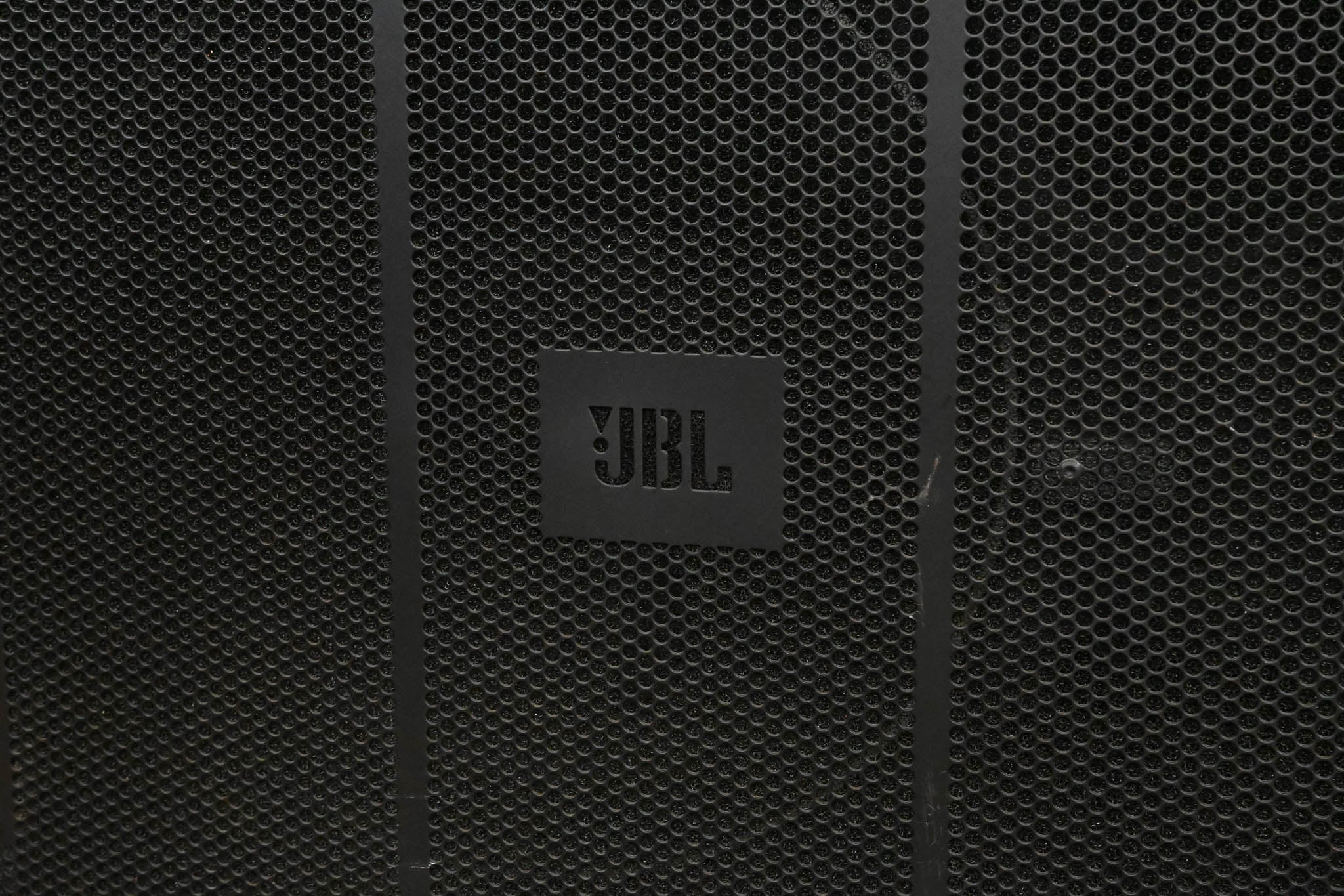 JBL VT4881A Compact Arrayable 18" Subwoofer