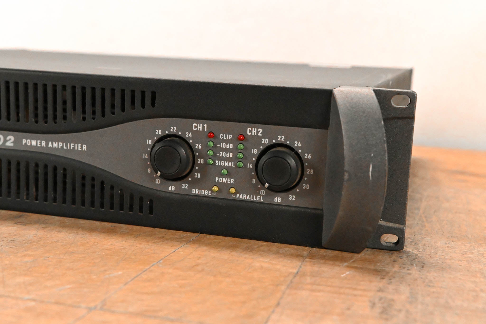 QSC PLX3002 2-Channel Power Amplifier