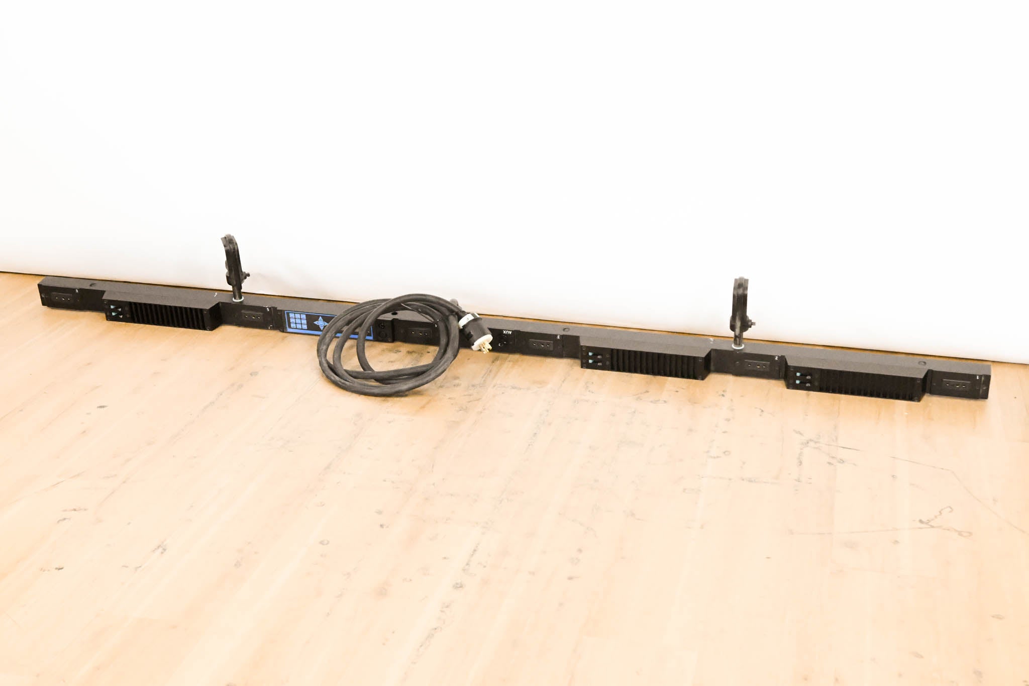 ETC SB6-10M 6 x 10A (1200W) SmartBar with Stage Pin Connectors