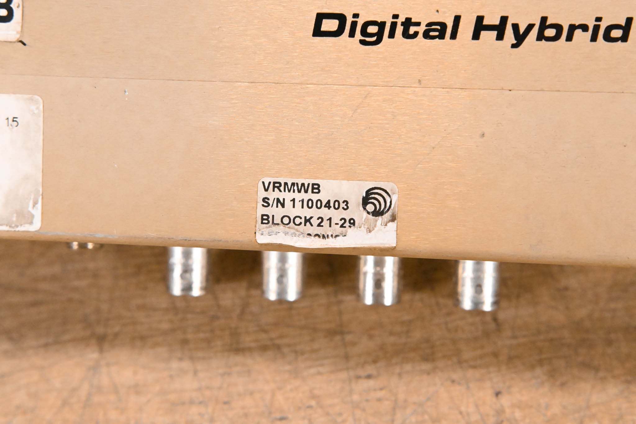 Lectrosonics Venue Wideband Mid 6-Channel Receiver w/ Bodypacks (NO PSU)