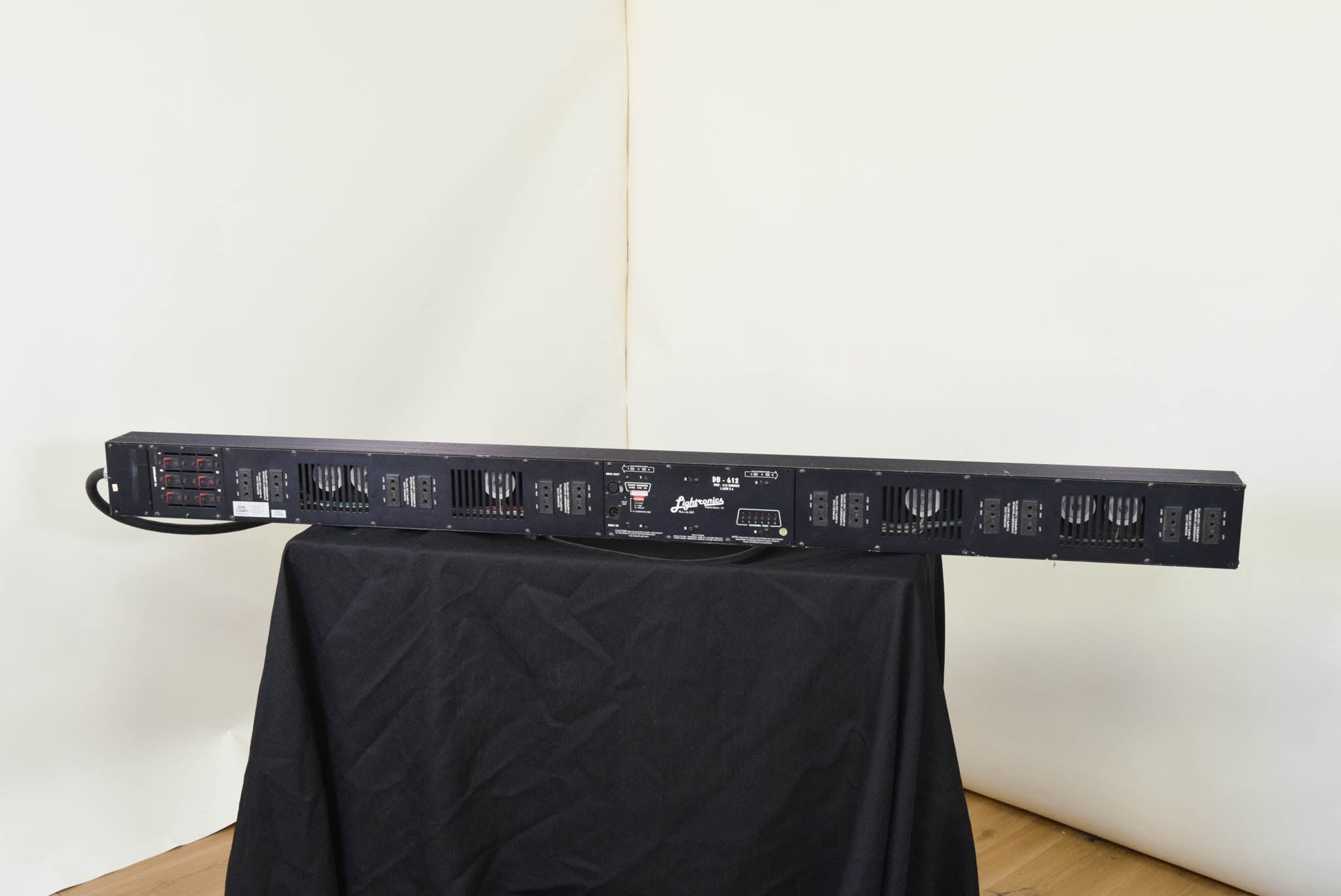 Lightronics DB612 1200W x 6-Channel Dimming Bar