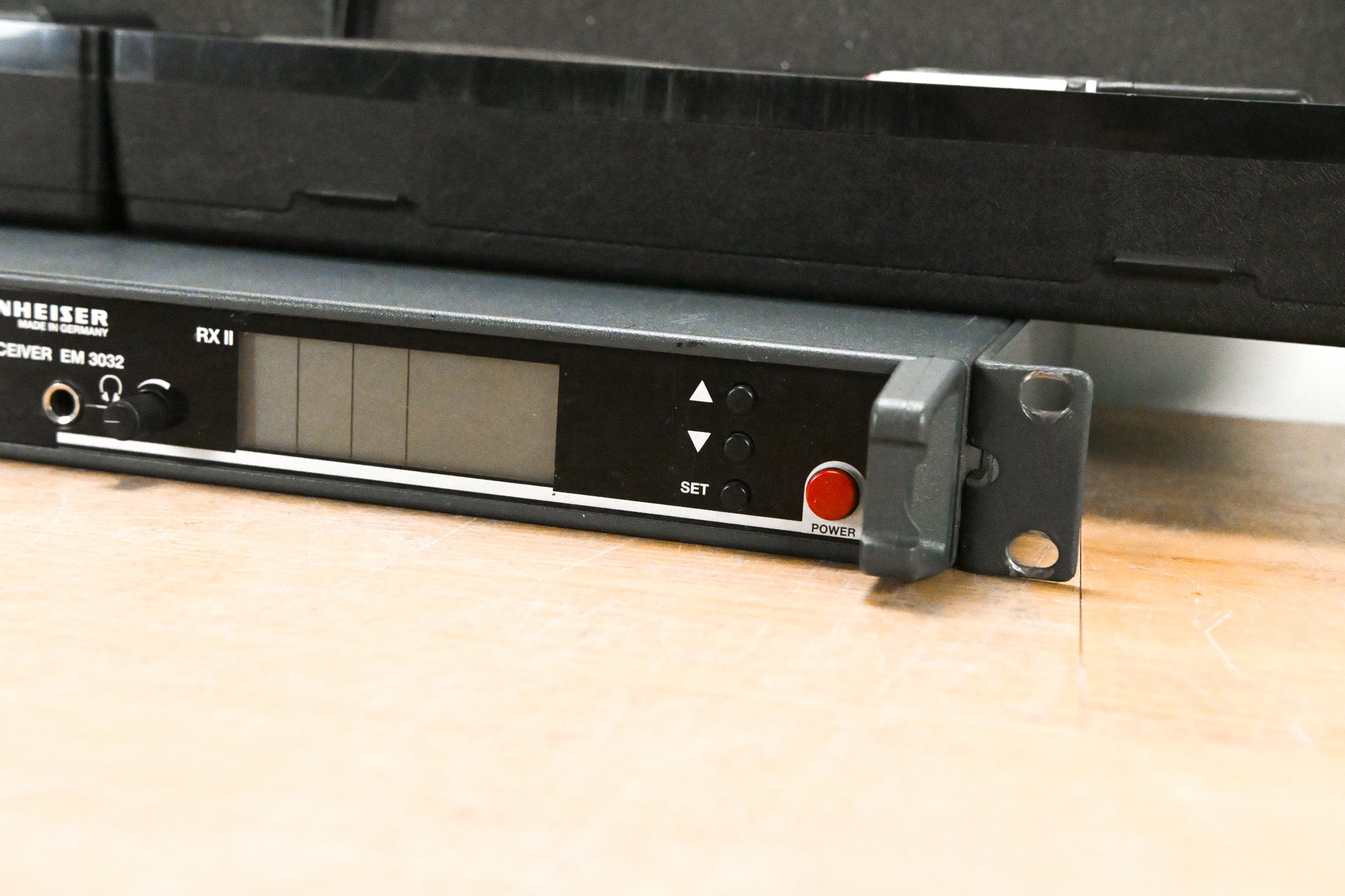 Sennheiser EM 3032-U Mikroport Receiver w/ SK250 Bodypacks 506-530 MHz