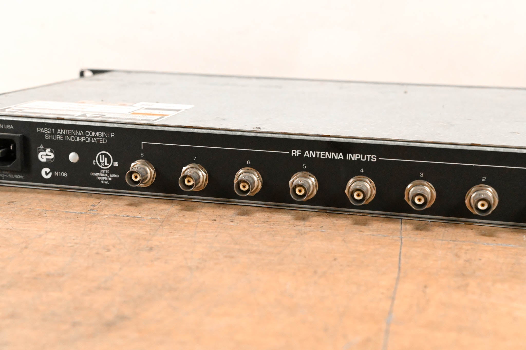 Shure PA821 470-870 MHz Antenna Combiner