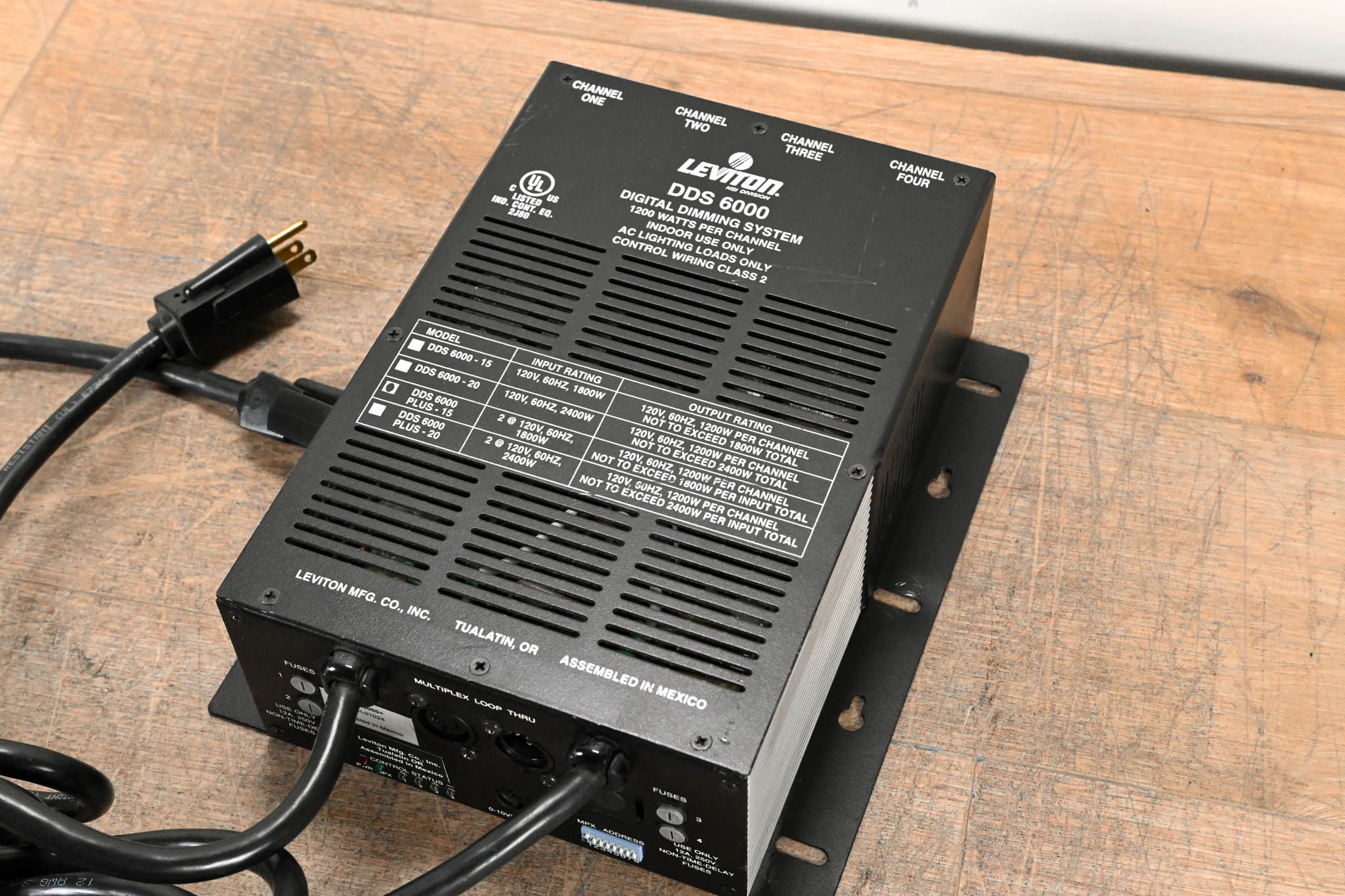 Leviton DDS 6000 4-Channel Dimmer Pack