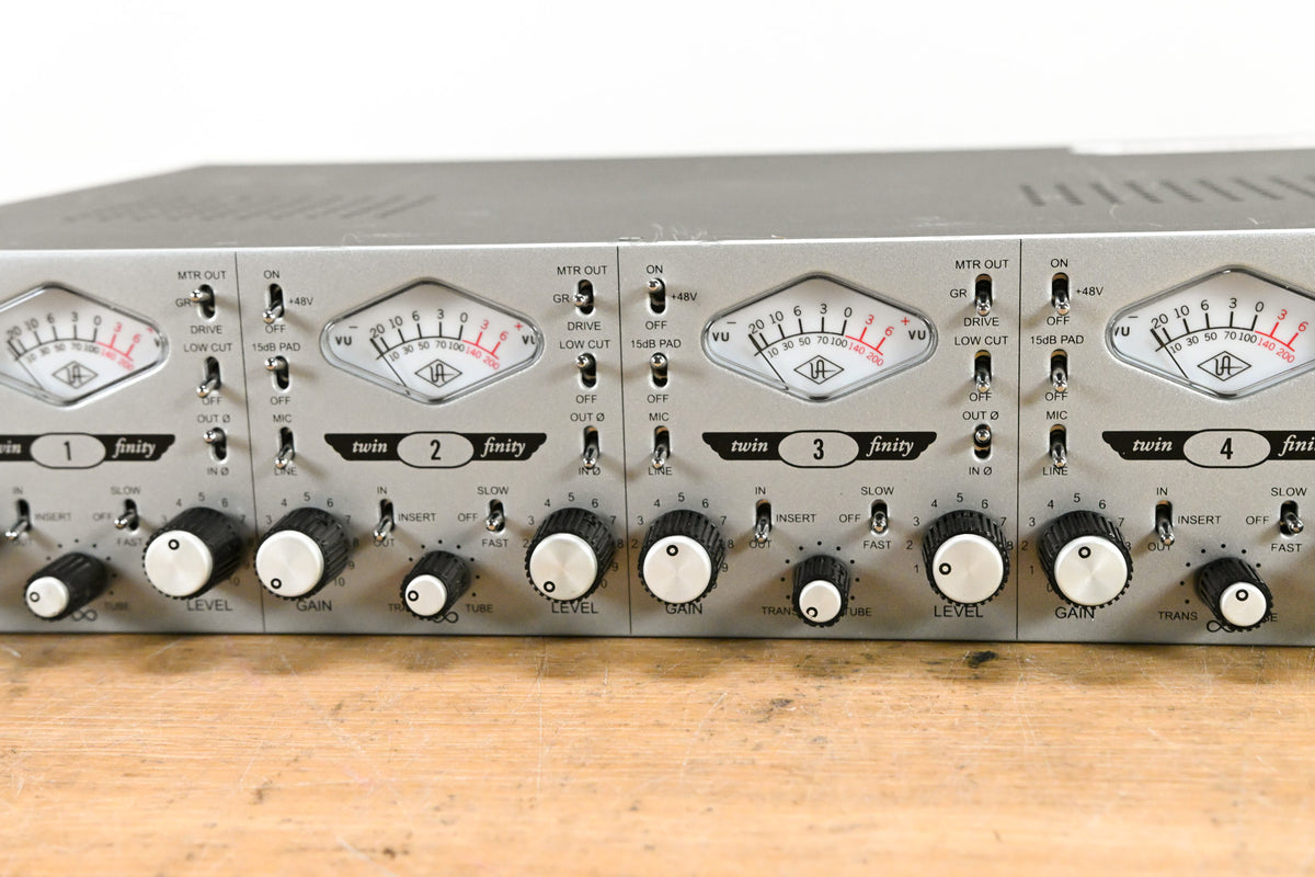 Universal Audio 4-710d 4-Channel Microphone Preamp and Compressor