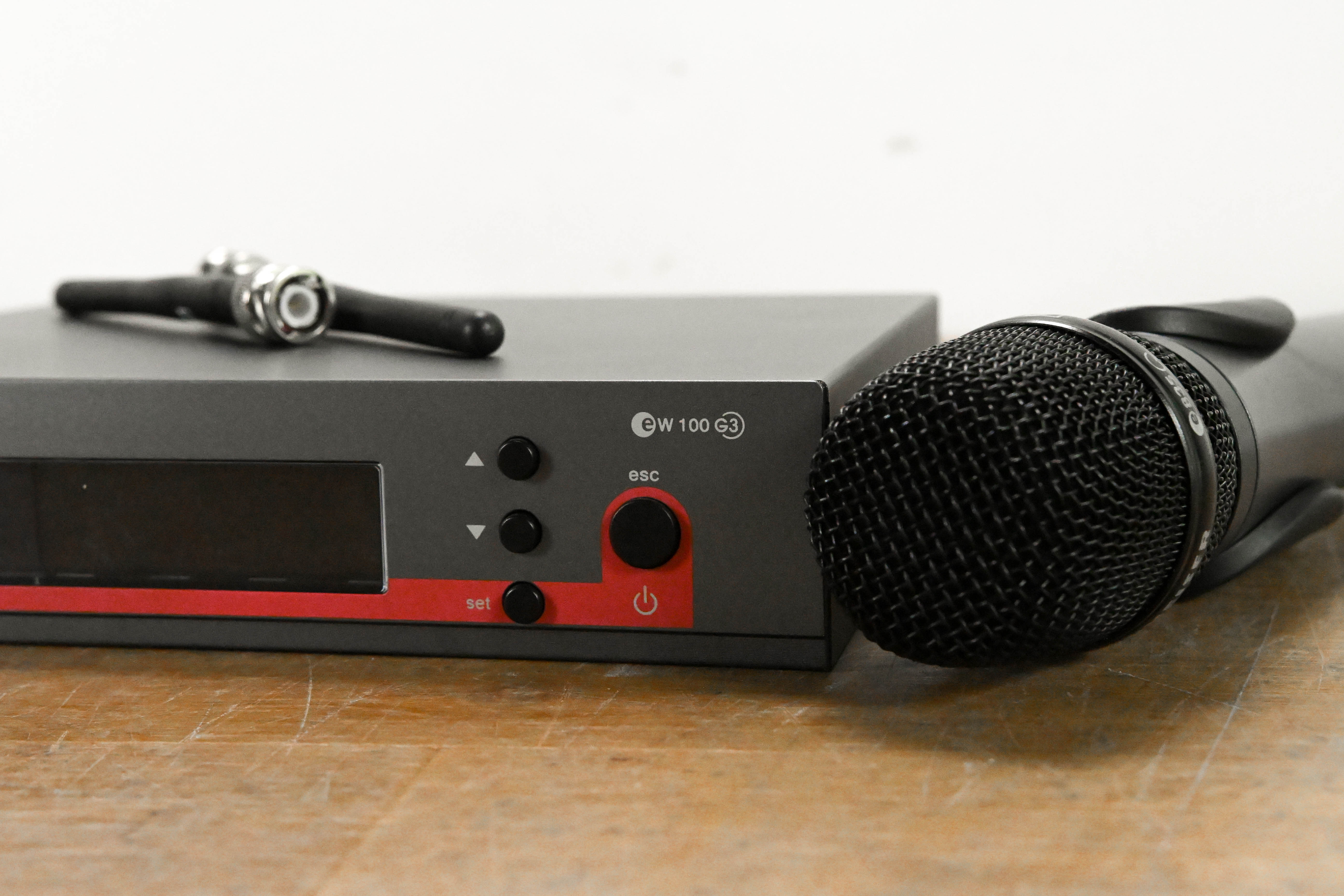 Sennheiser ew 100 G3 Handheld Wireless System - A Range: 516-558 MHz
