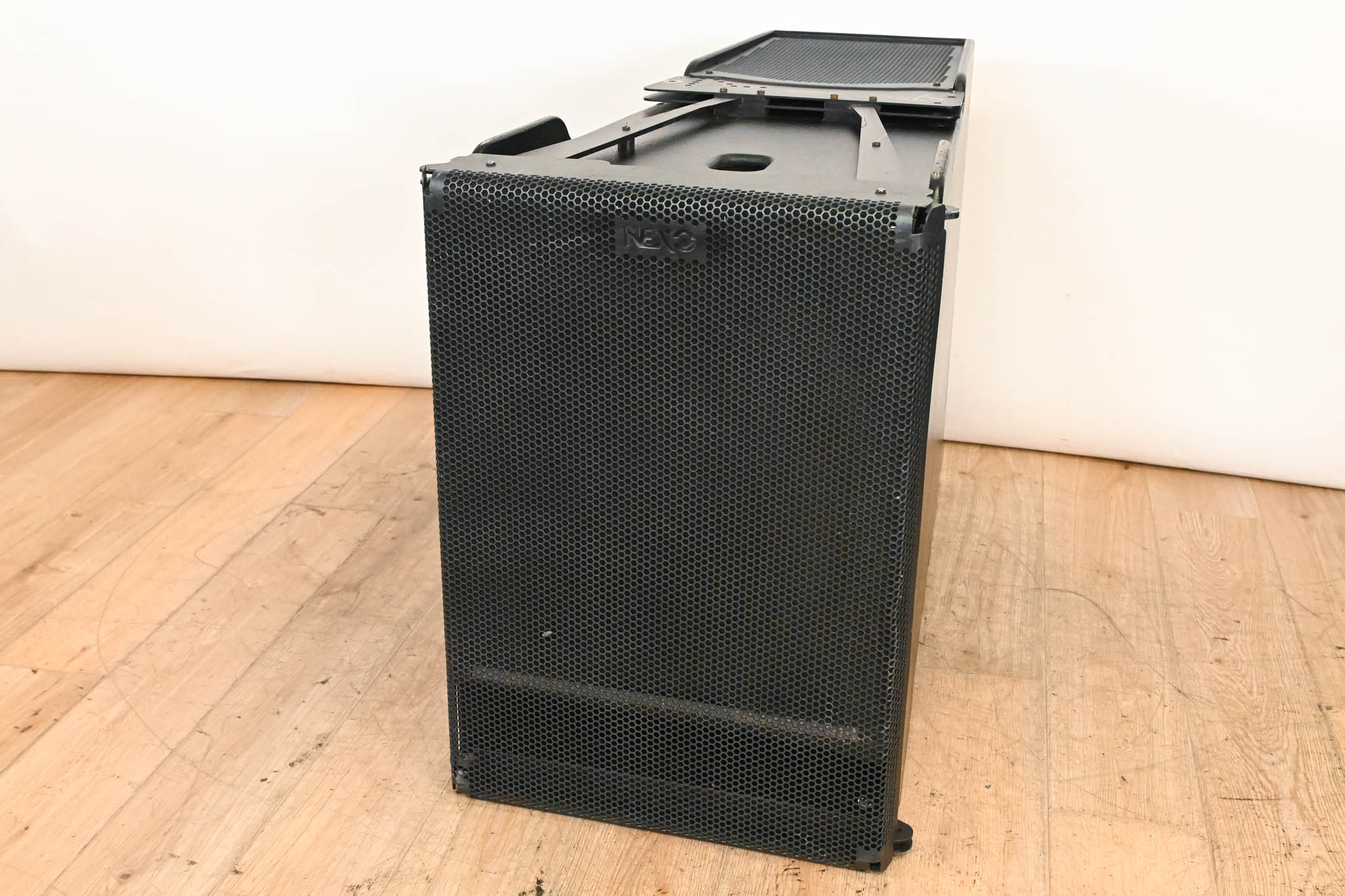 NEXO GEO SUB Cardioid Bass and Sub-Bass Module