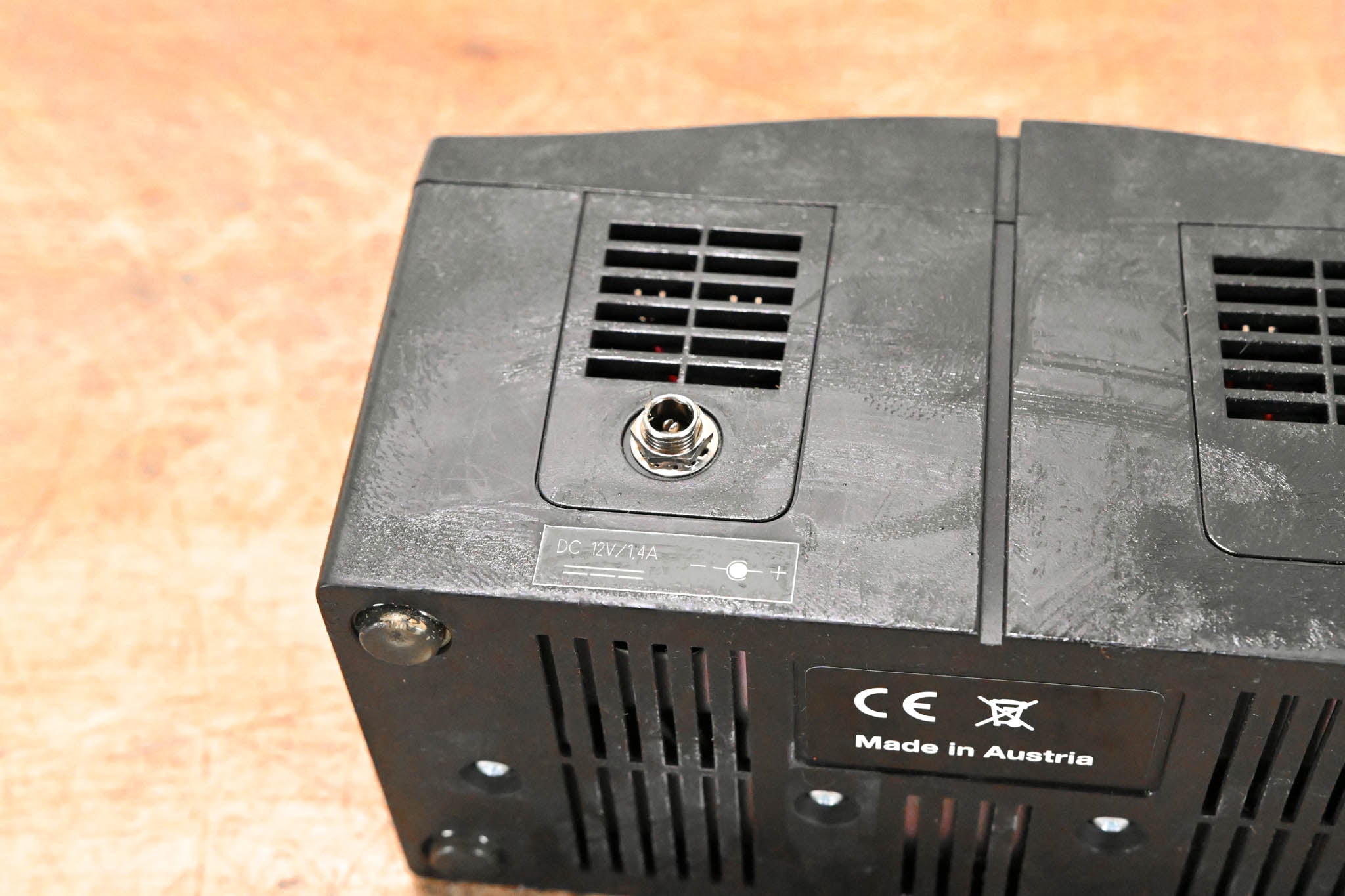 AKG CU4000 Charging Unit for HT4500 and PT4500 (NO POWER SUPPLY)