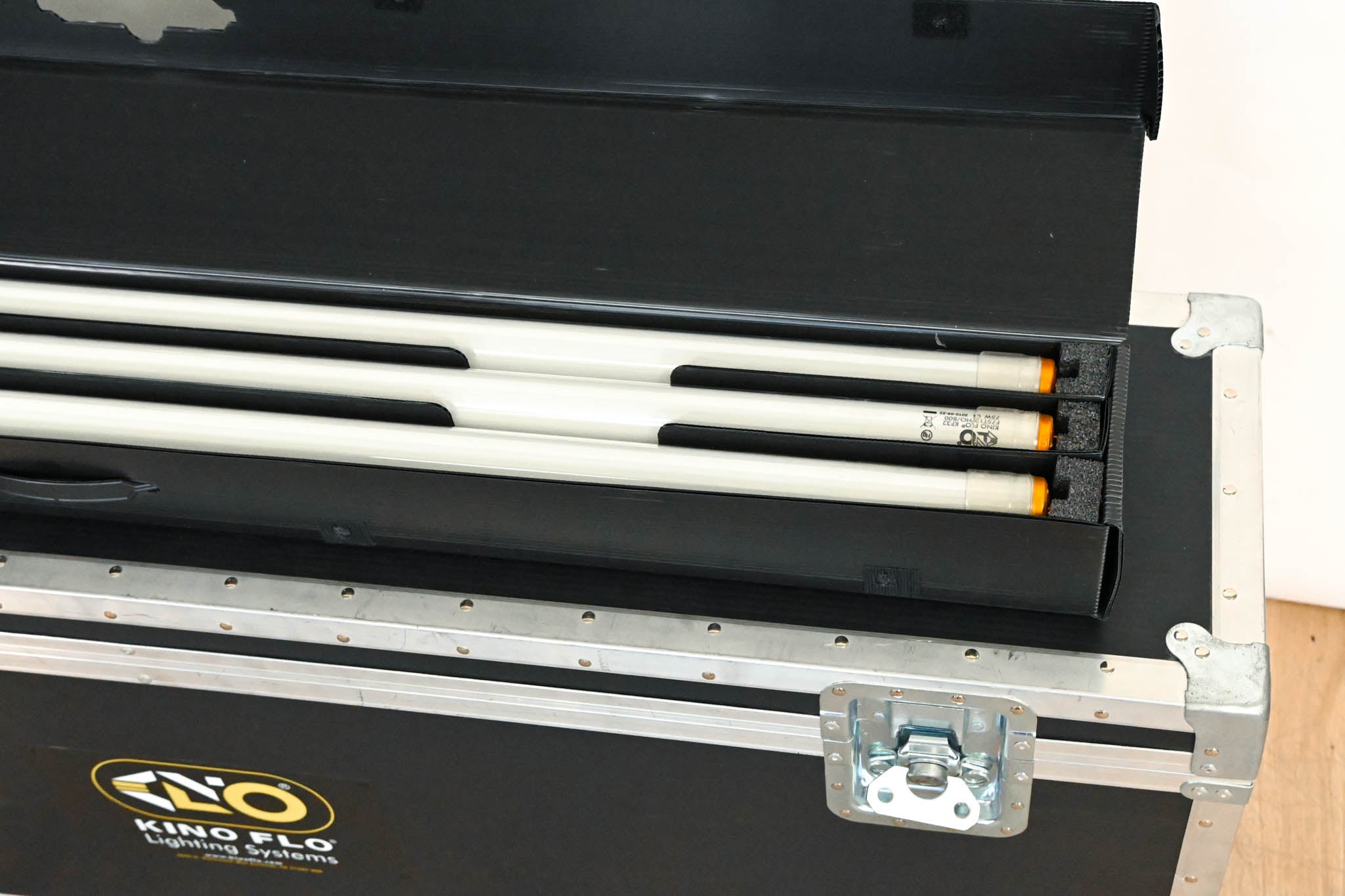 Kino Flo Select 4Bank 2-Light Gaffer Kit