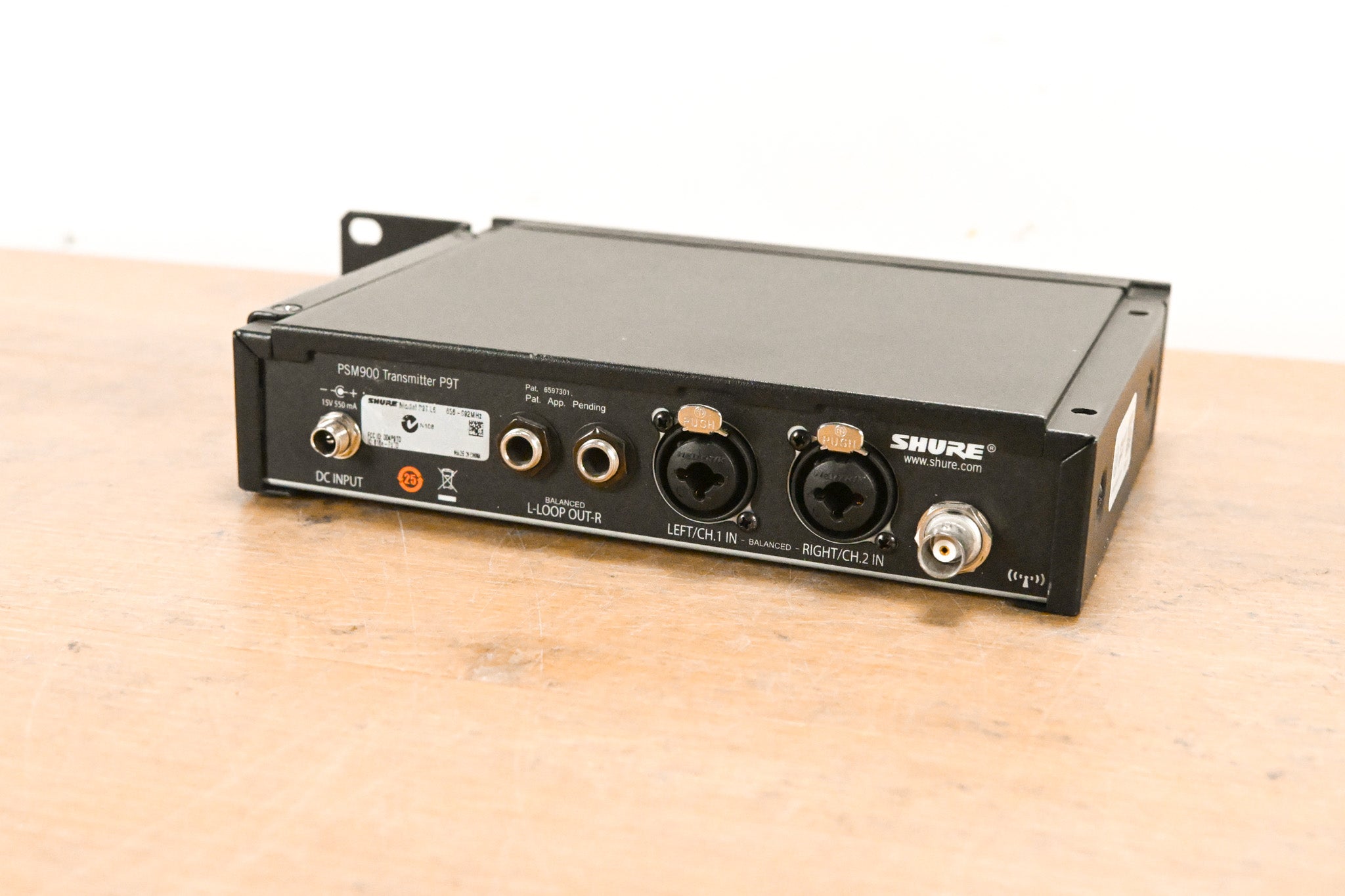 Shure PSM 900 Wireless IEM System L6 Band: 656-692 MHz (NO POWER SUPPLY)