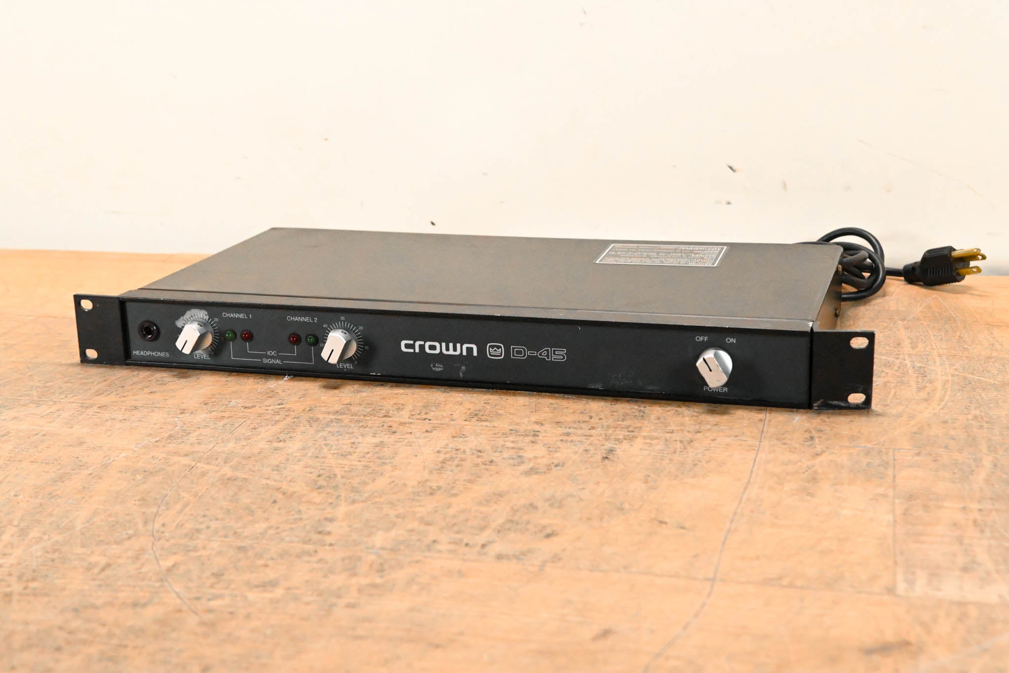 Crown D-45 Two-Channel, 35W Power Amplifier