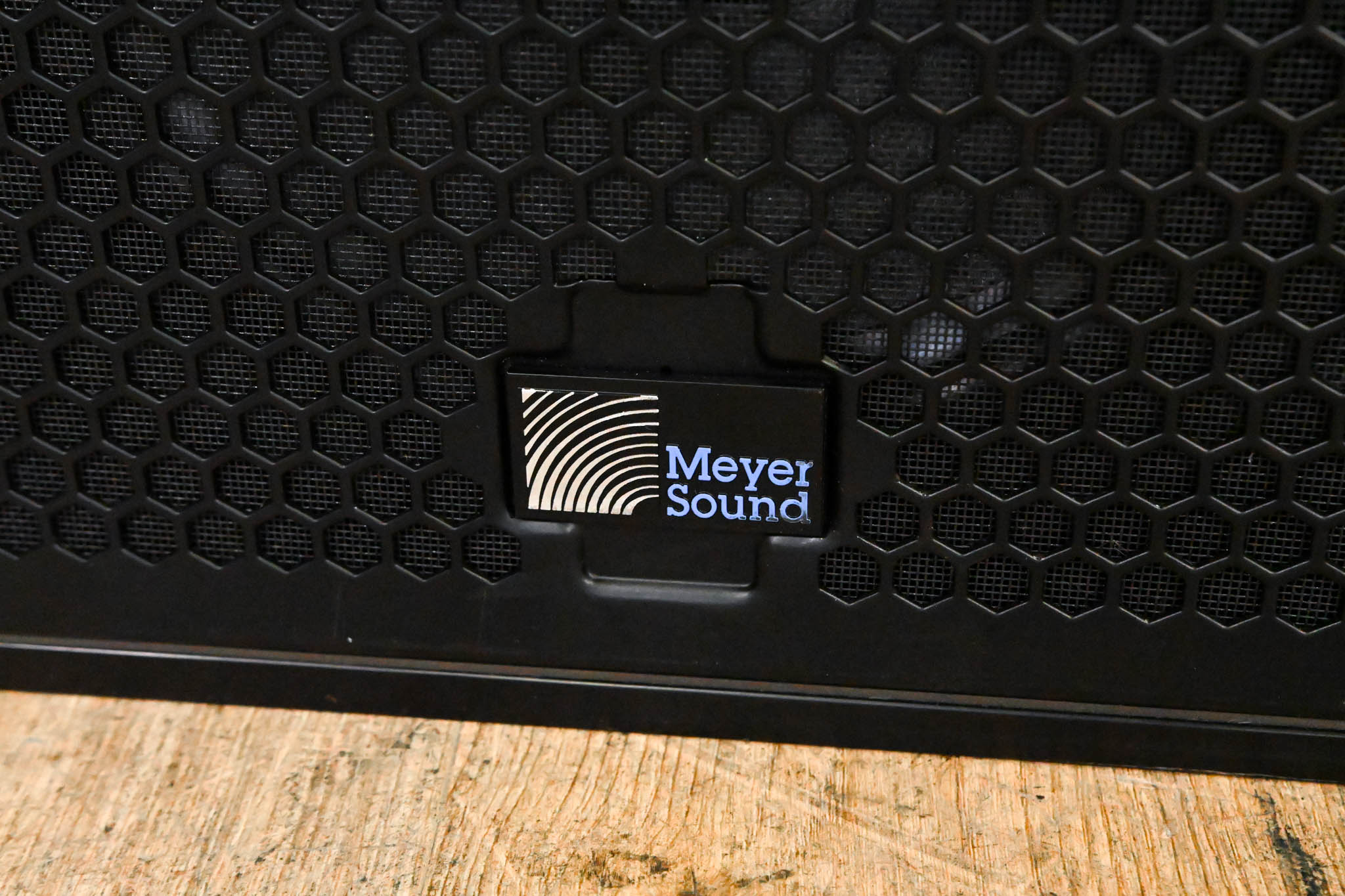 Meyer Sound UPJ-1P Compact VariO Loudspeaker (PAIR)