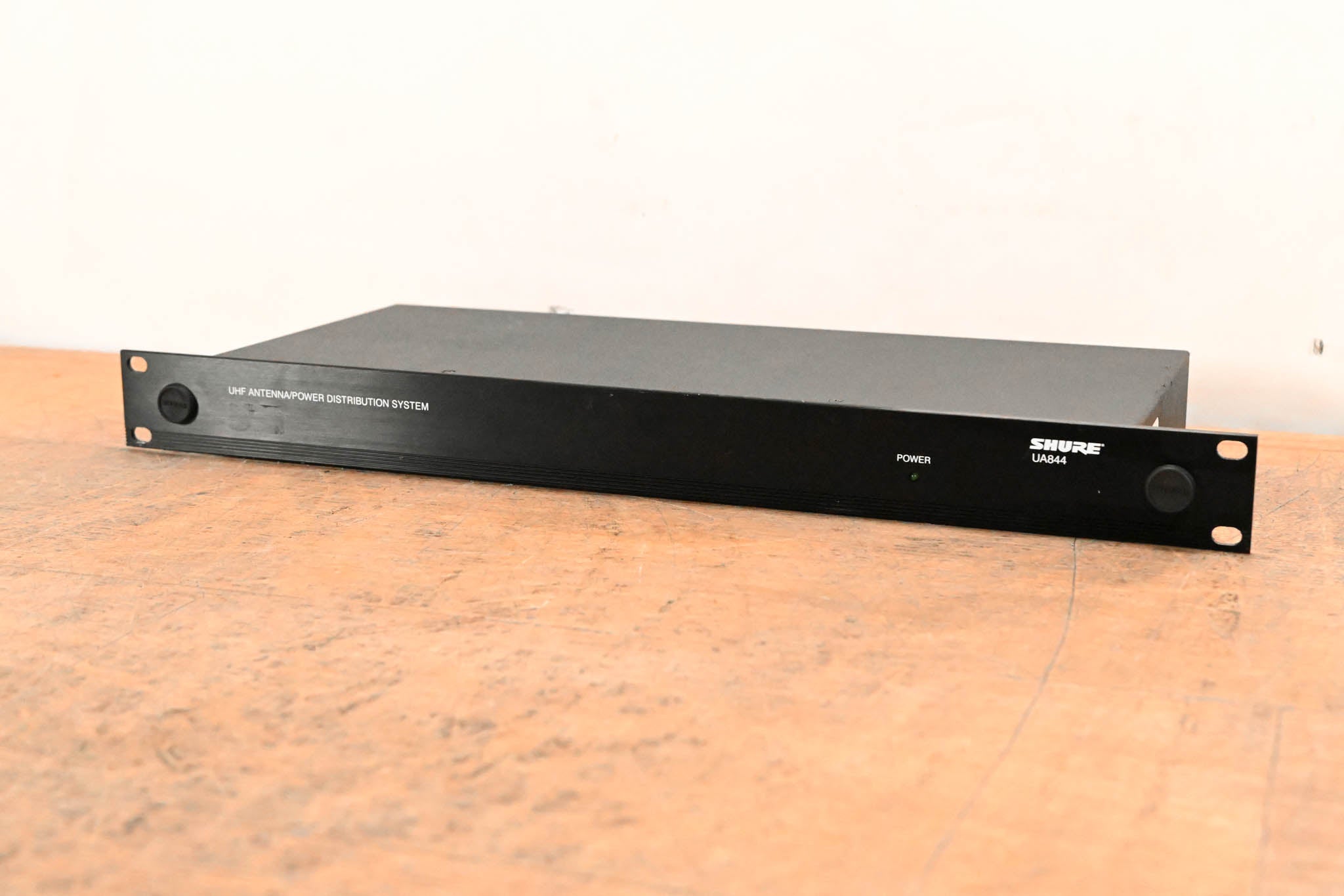 Shure UA844SWB Antenna Distribution System - 470-952 MHz NO POWER SUPPLY