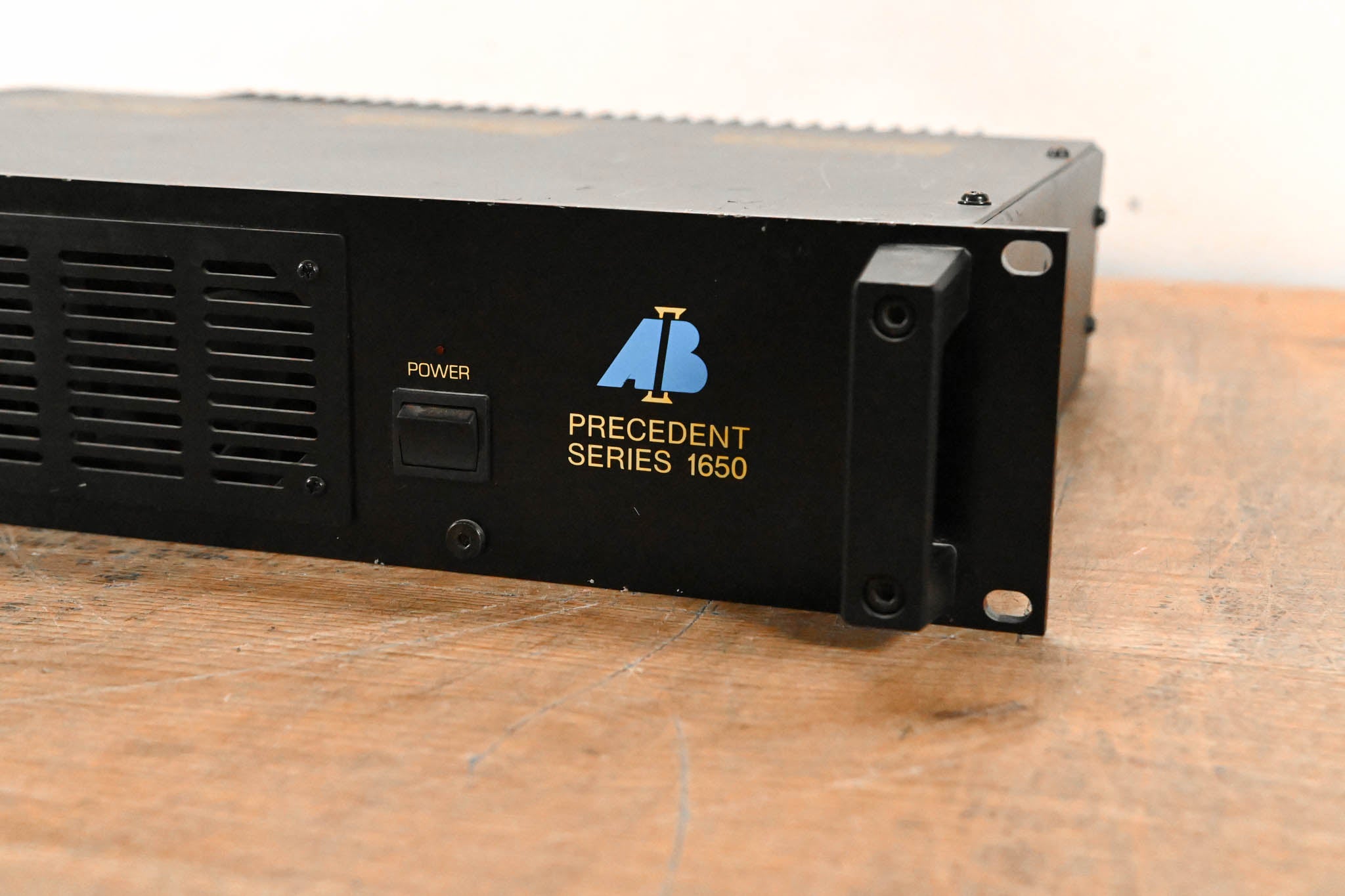 AB International 1650 2-Channel Power Amplifier