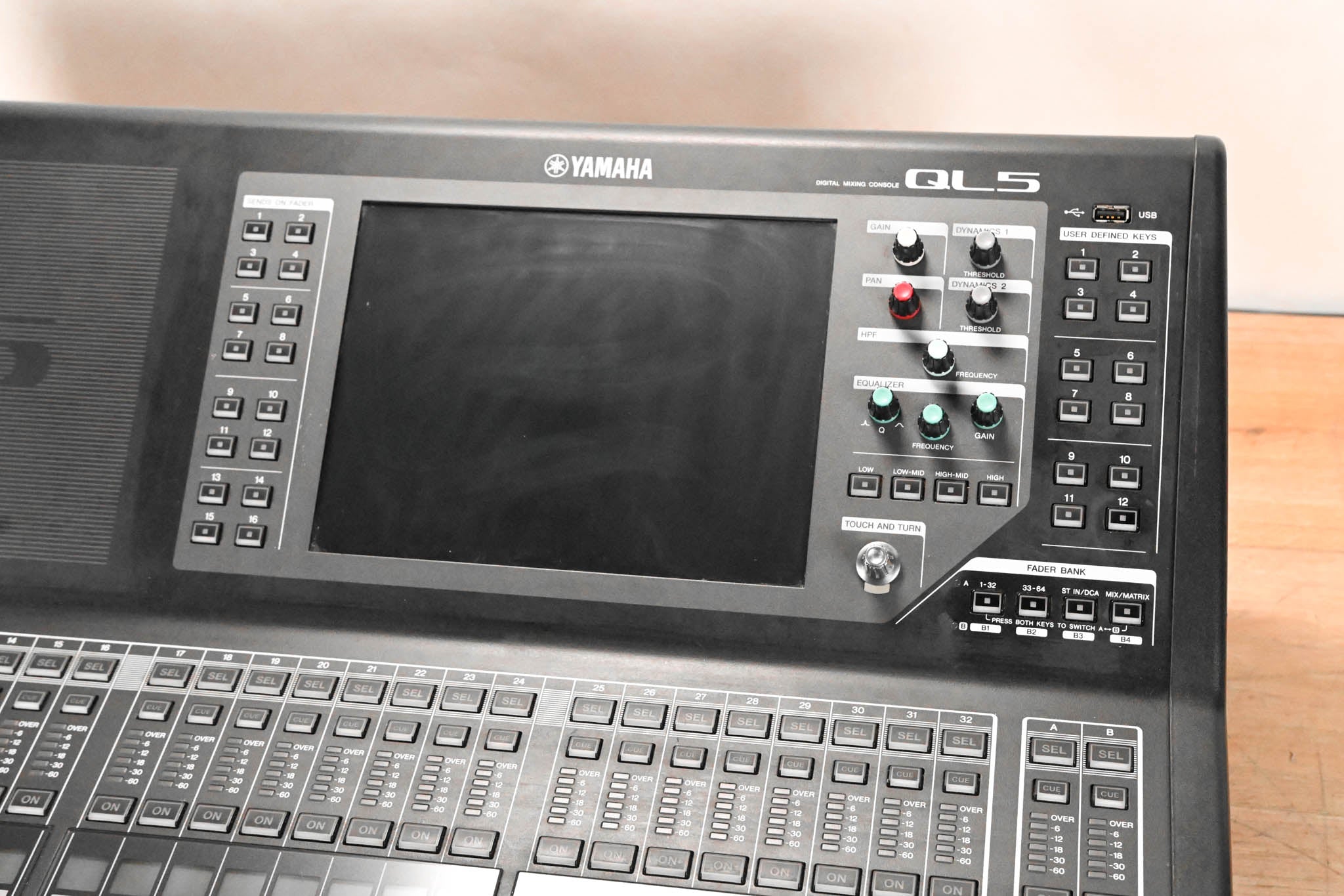 Yamaha QL5 64-Channel Digital Audio Mixing Console
