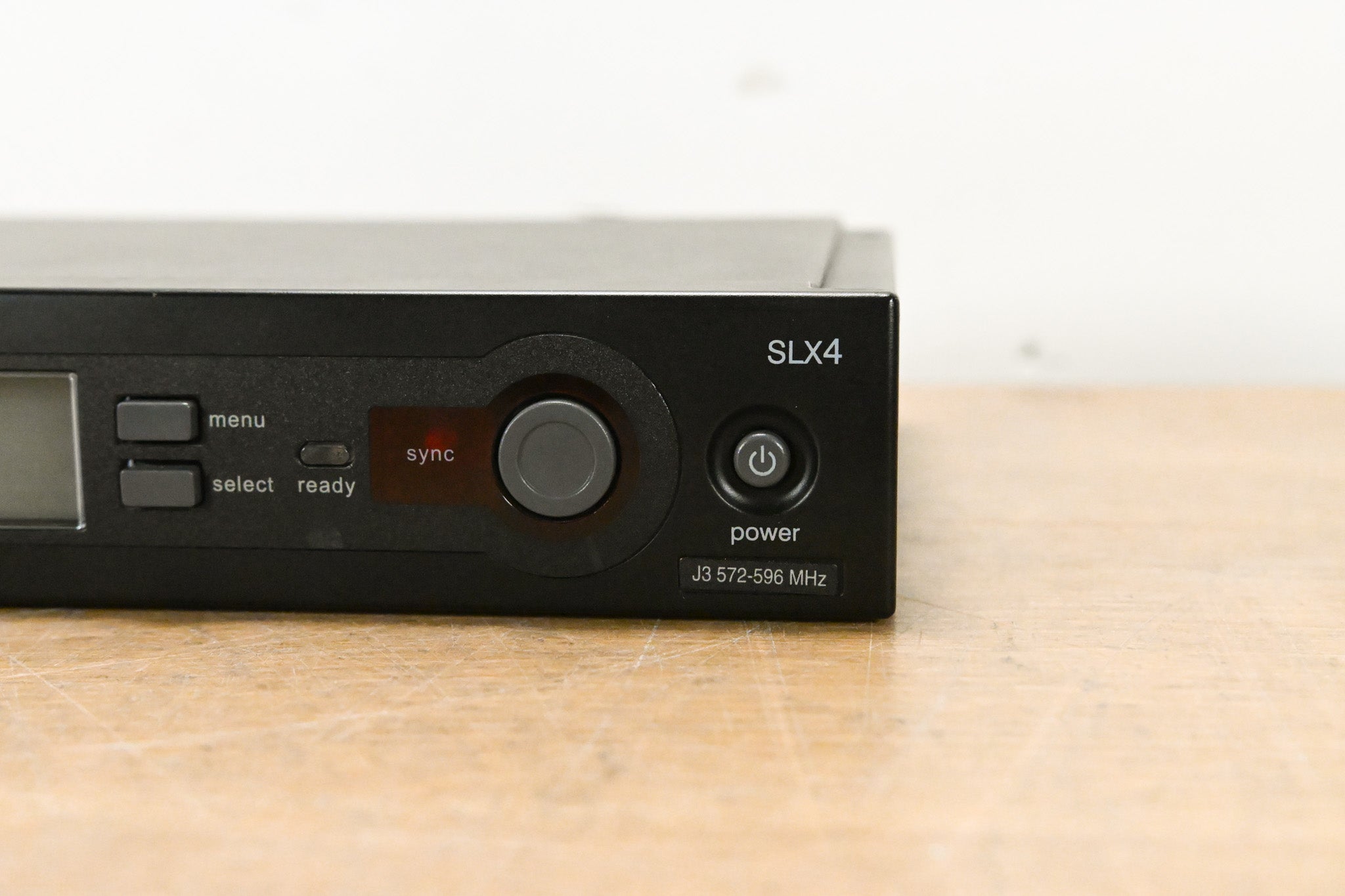 Shure SLX4 Wireless Receiver - J3 Band: 572-596 MHz (NO POWER SUPPLY)