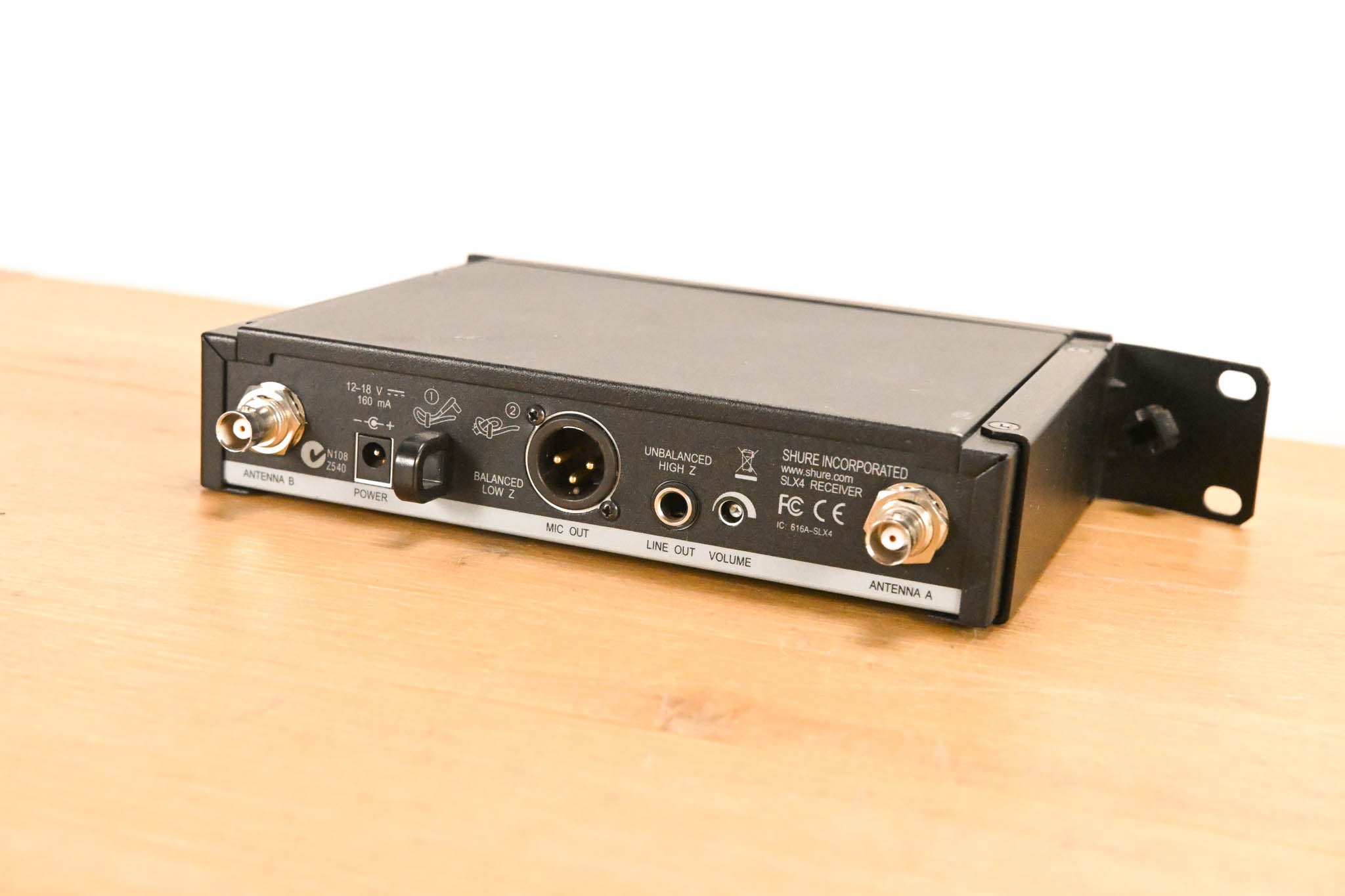 Shure SLX14 Bodypack Wireless System - J3 Band (NO POWER SUPPLY)