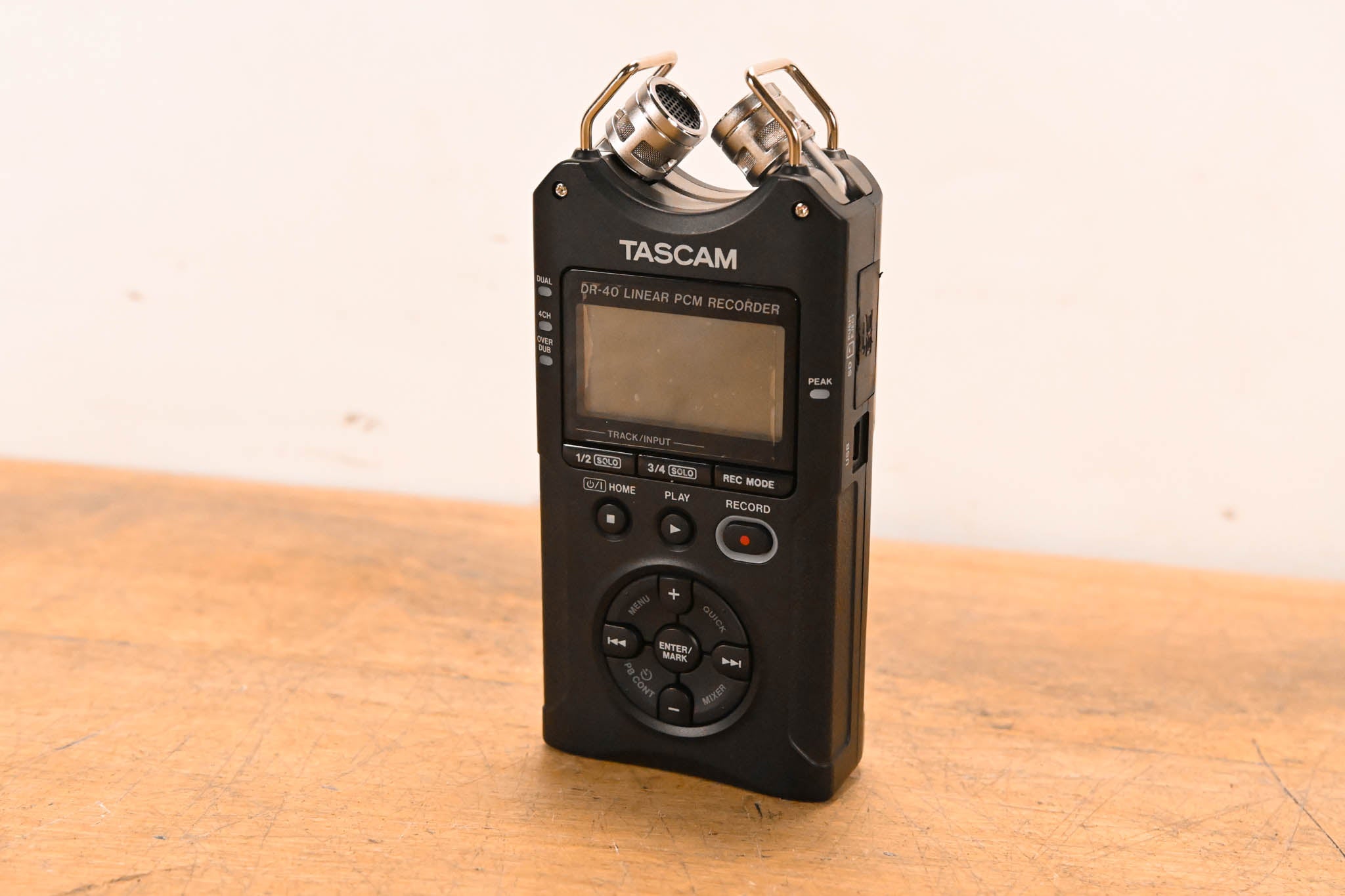 TASCAM DR-40 Handheld 4-Track Recorder