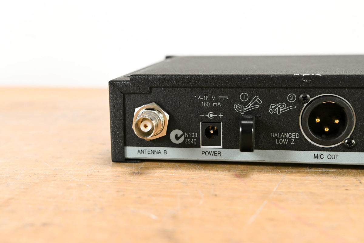 Shure SLX14 Bodypack Wireless System - J3 Band (NO POWER SUPPLY)
