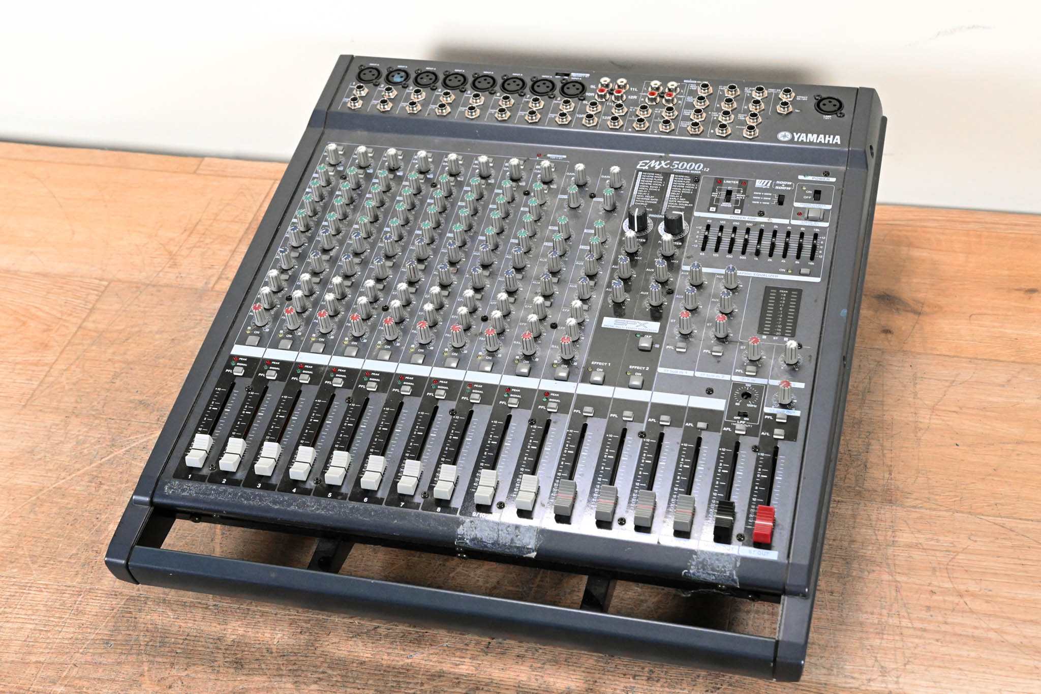 Yamaha EMX5000-12 12-Channel Powered Mixer with Effects CG01EB4