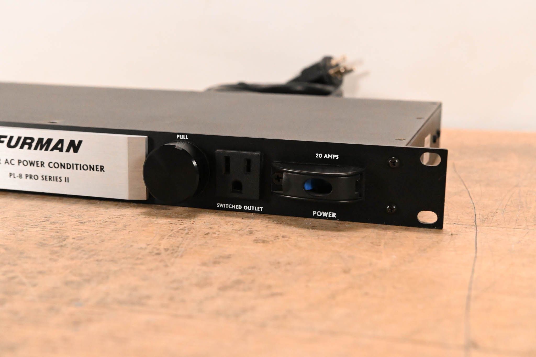 Furman PL-8 Pro Series II Power Conditioner, Distributor