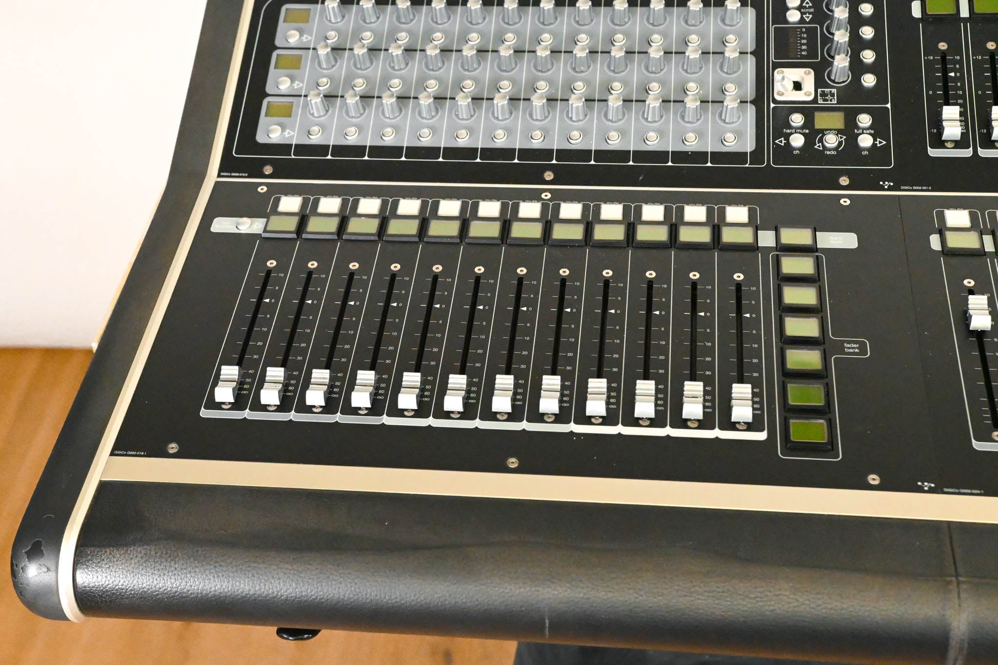 DiGiCo SD7 Digital Console w/Dual Engines, Waves, ST Optical & Road Case