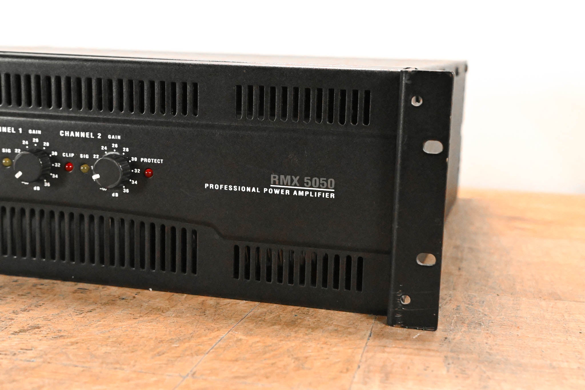 QSC RMX5050 2-Channel Power Amplifier