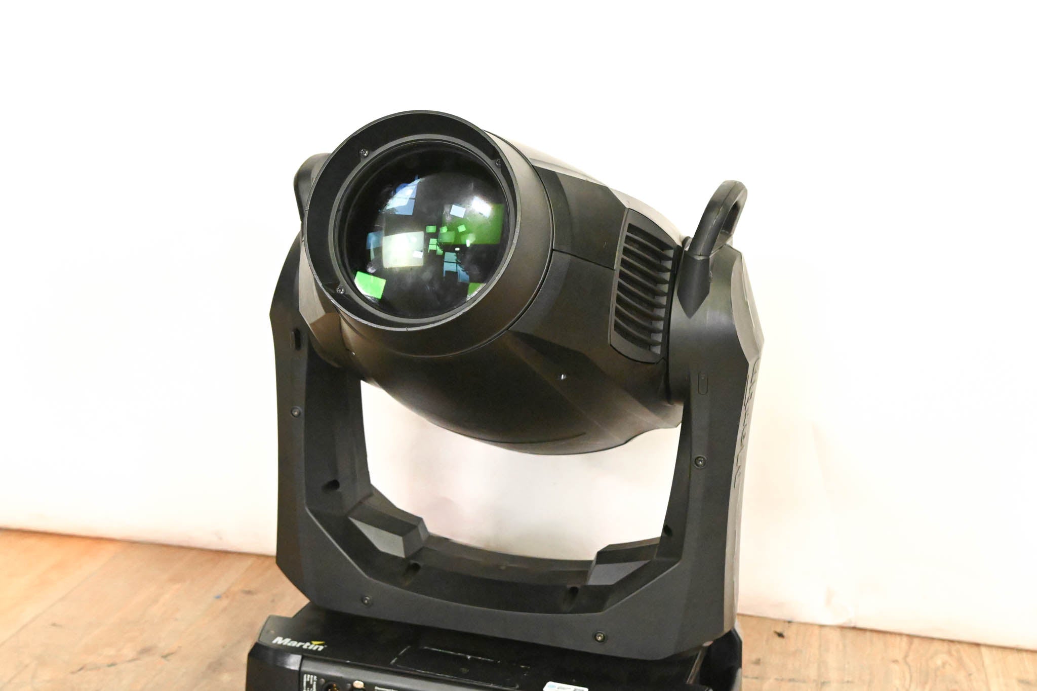 Martin MAC Viper Profile High Output Discharge-Based Moving Light
