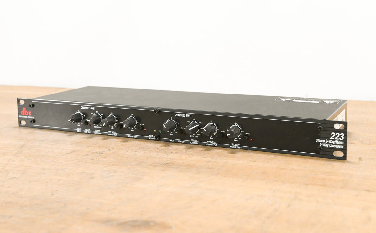 dbx 223 Stereo 2-Way / Mono 3-Way Crossover