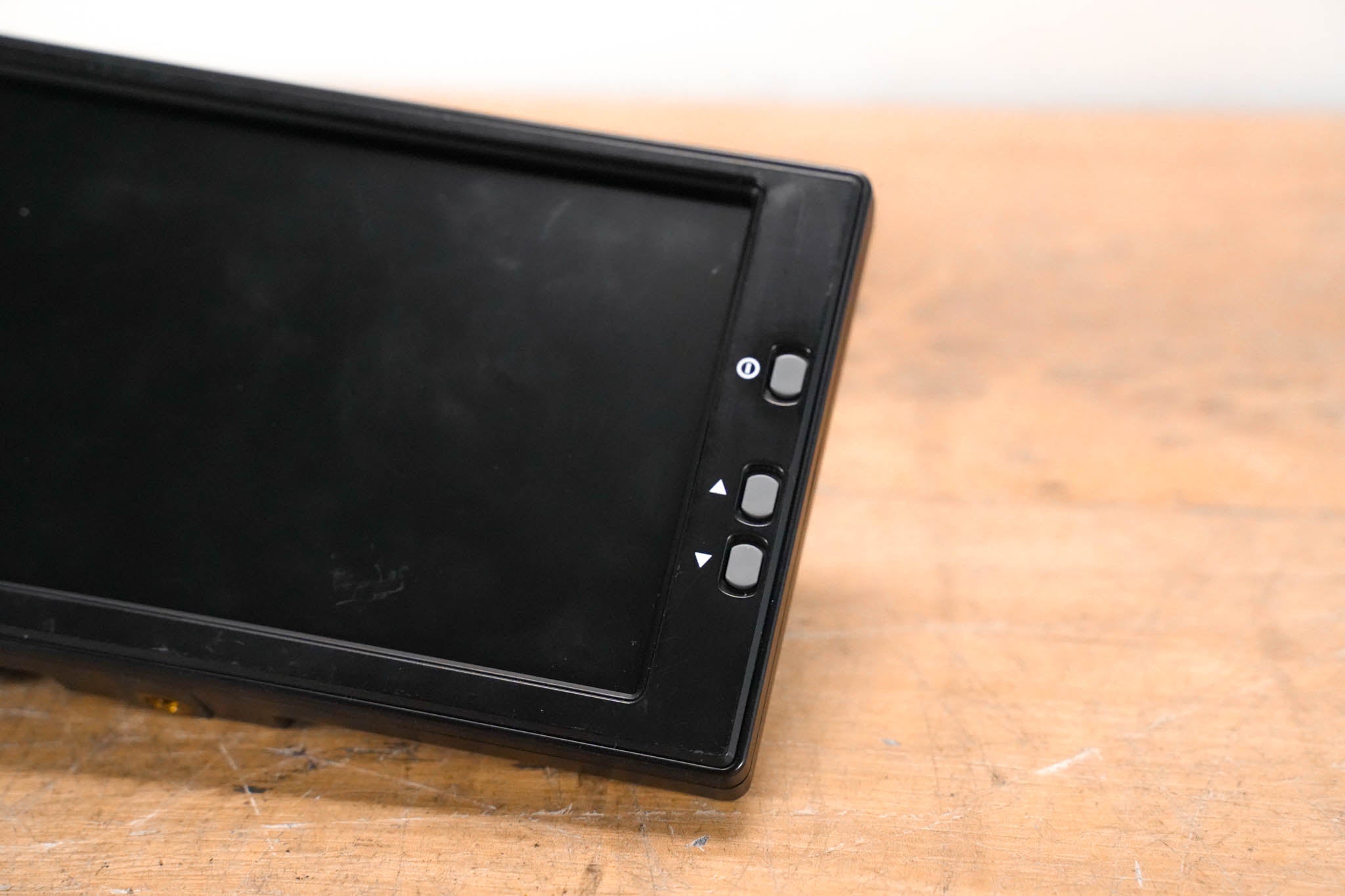 VariZoom VZ-TFT7 7″ LCD Monitor (NO POWER SUPPLY)