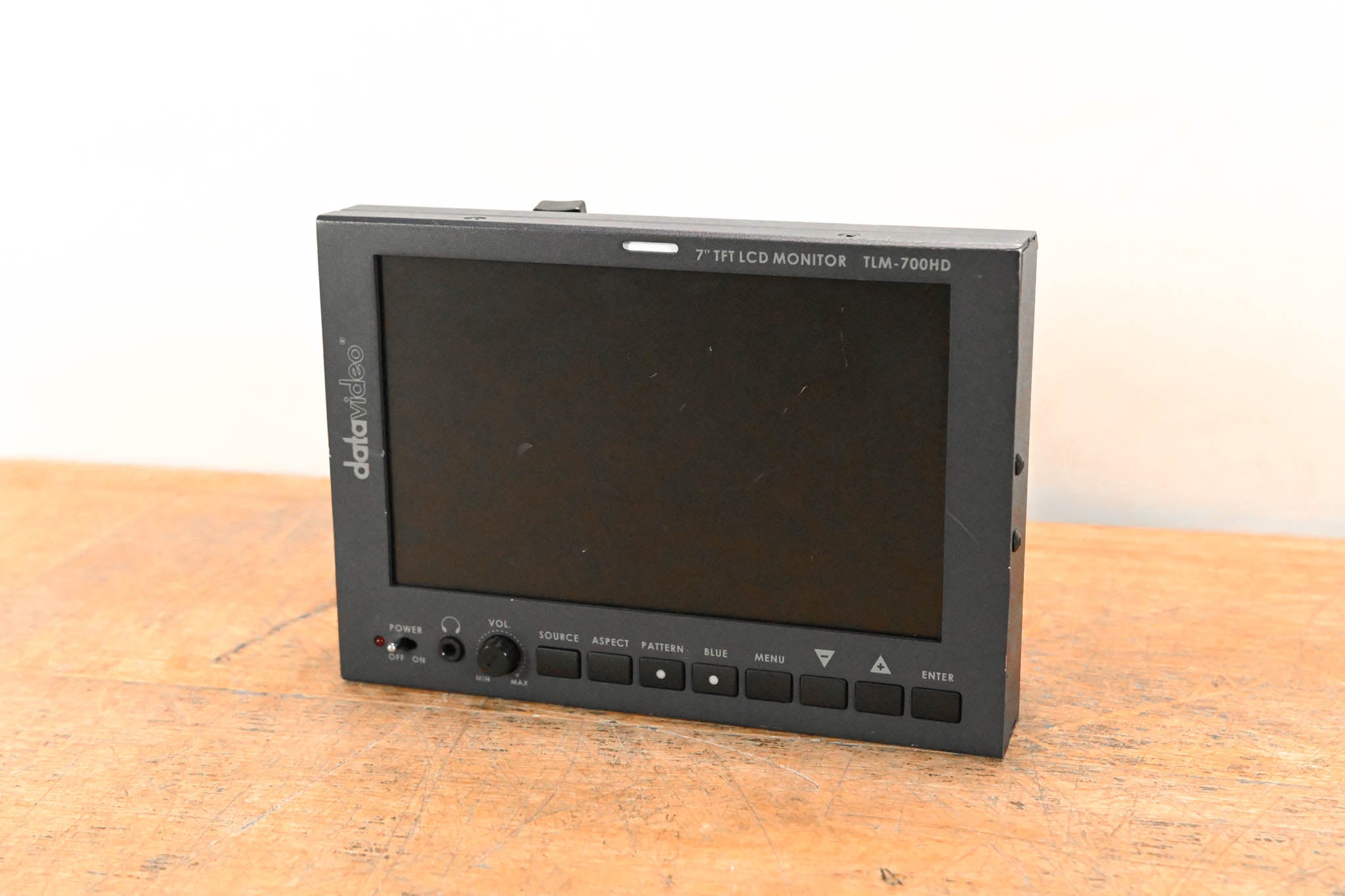 Datavideo TLM-700HD 7" HD/SD TFT LCD Monitor w/ V-Mount Battery Adapter