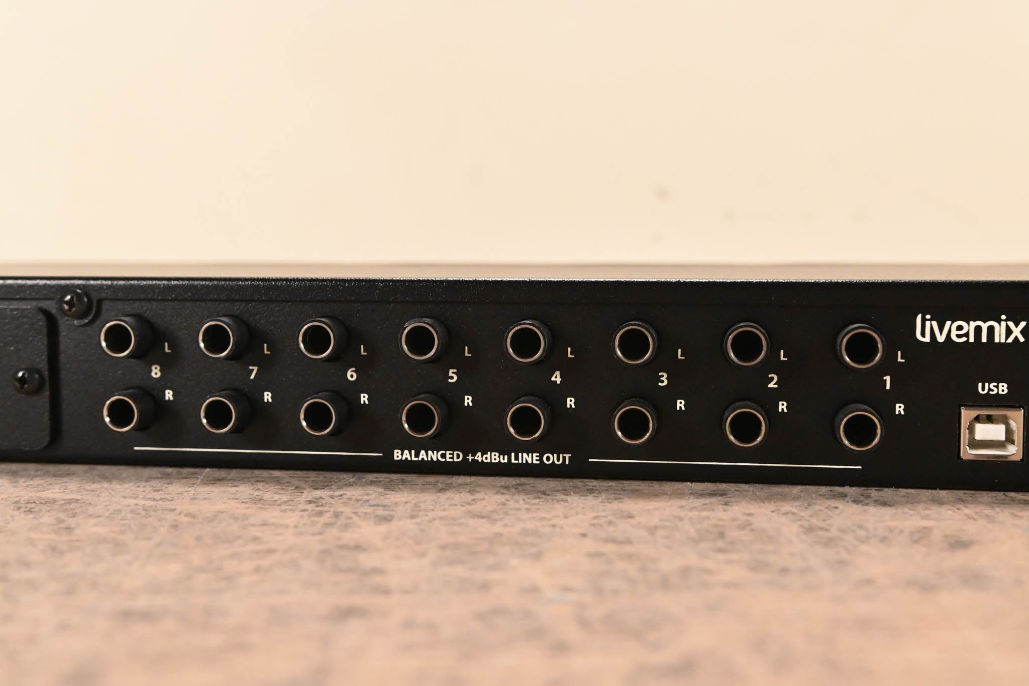 Digital Audio Labs Livemix DA-816 Analog Output Unit (NO POWER SUPPLY)