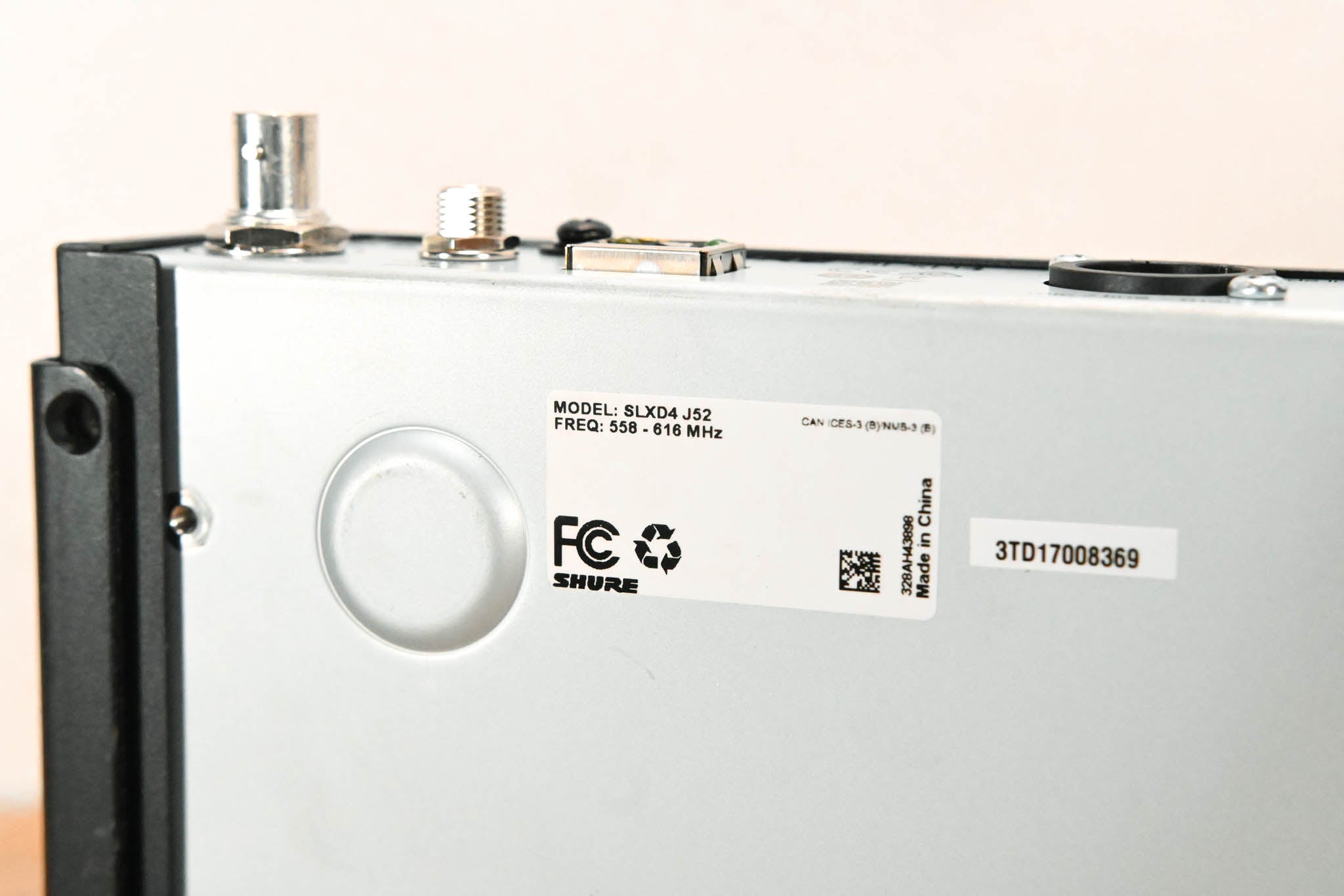 Shure SLXD4 Wireless Receiver - J52 Band: 558-602 / 614-616 MHz (NO PSU)