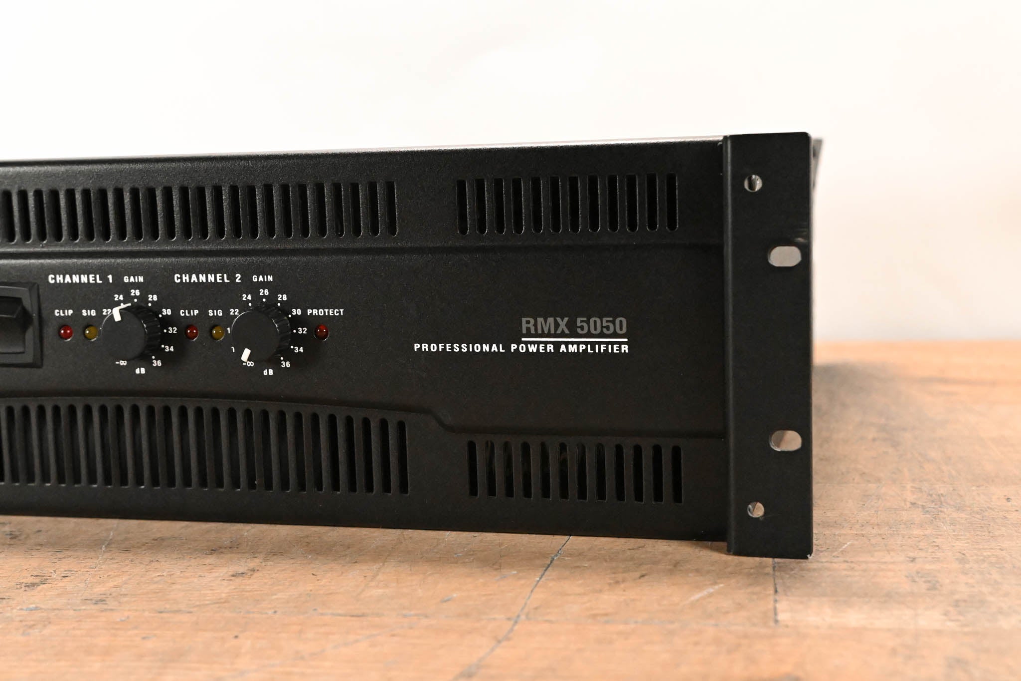 QSC RMX5050 2-Channel Power Amplifier