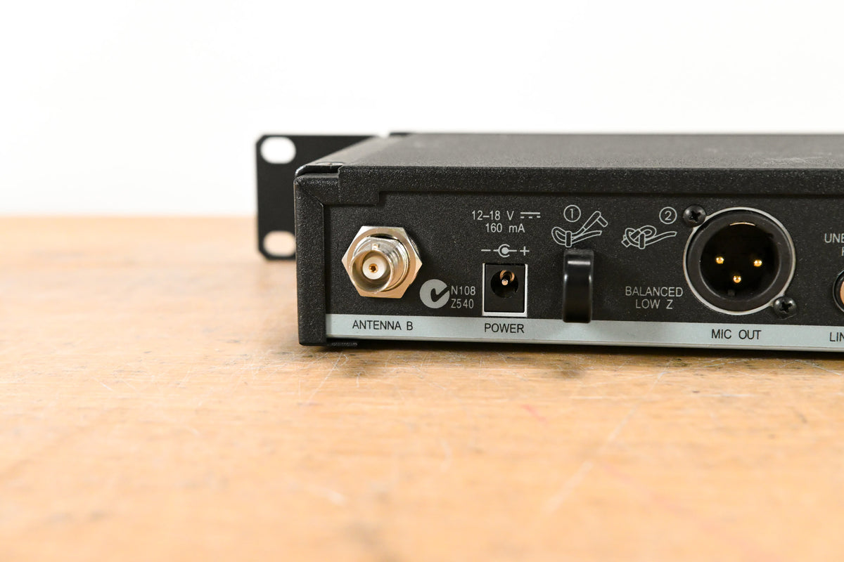 Shure SLX14 Bodypack Wireless System - J3 Band (NO POWER SUPPLY)