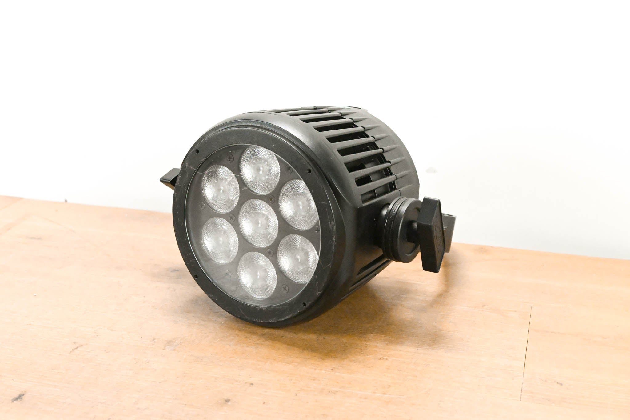 Elation SEVEN PAR 7IP 7-Color LED Par Wash Light (NO POWER CABLE)