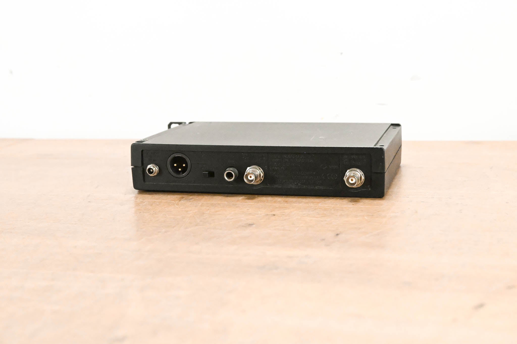 Shure ULXS24/58 Handheld Wireless System - 662-698 MHz (NO POWER SUPPLY)