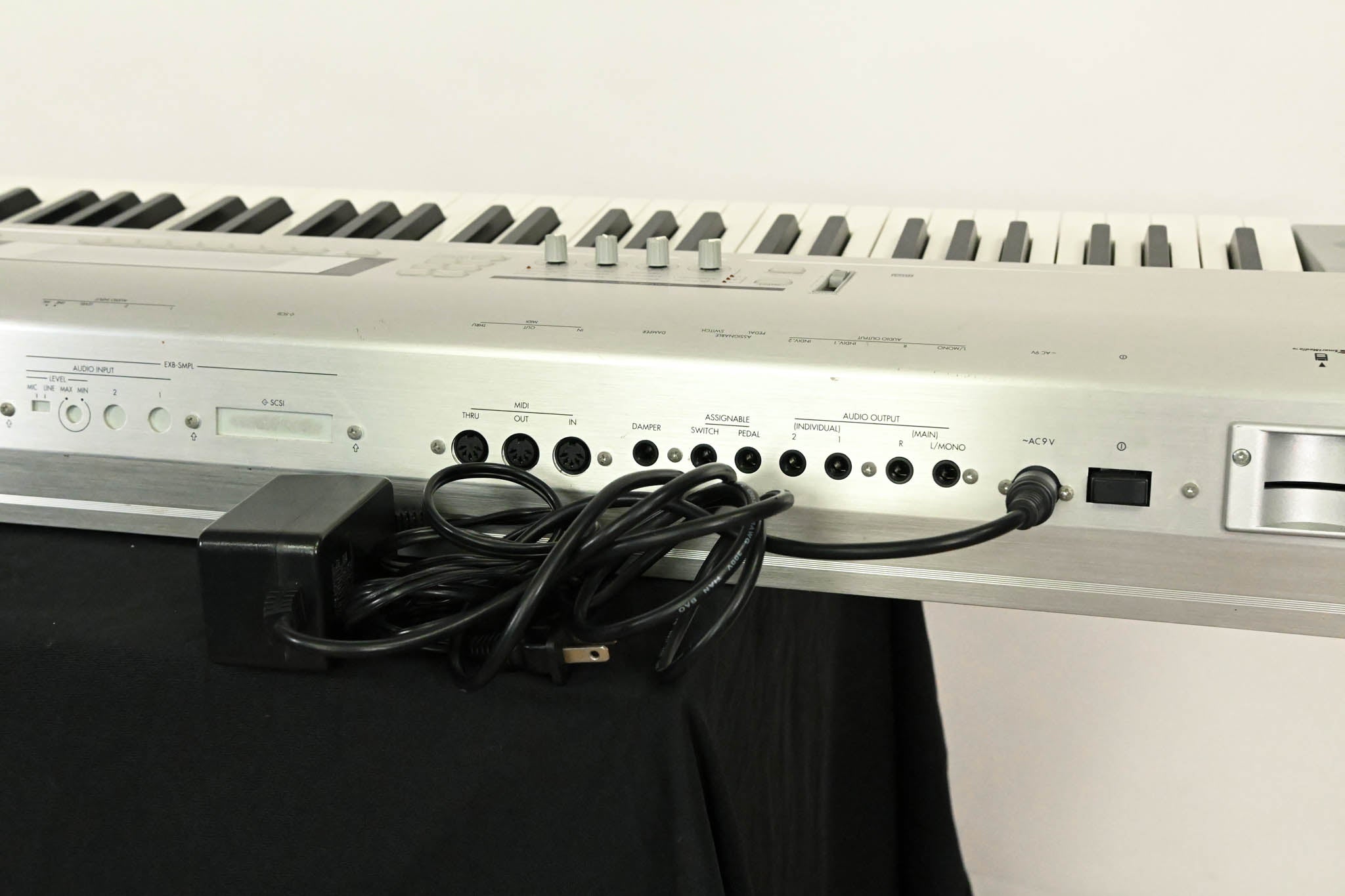 Korg TRITON Le 88 Music Workstation Keyboard