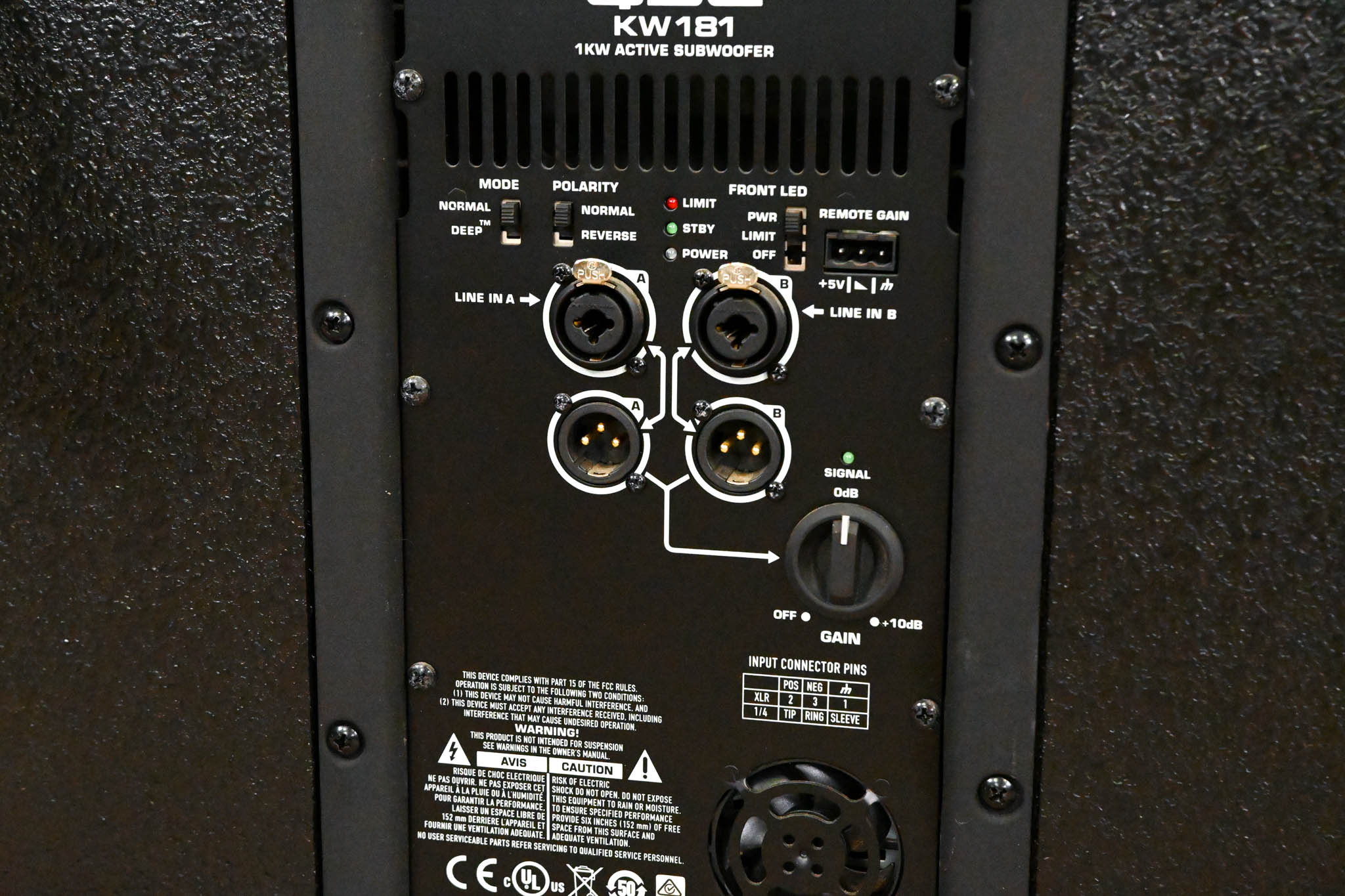 QSC KW181 1000W 18" Powered Subwoofer