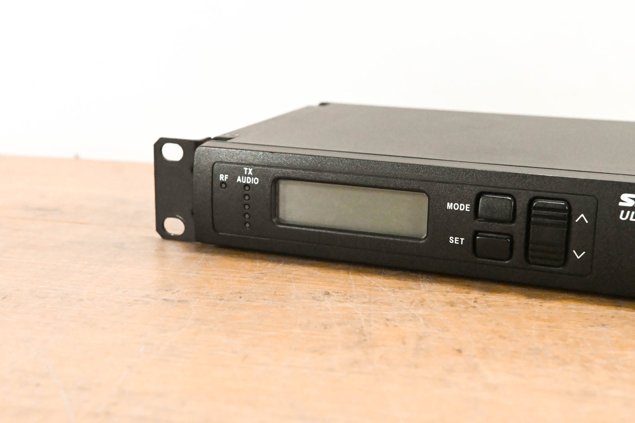 Shure ULXS4 Wireless Receiver - J1 Band: 554-590 MHz (NO POWER SUPPLY)