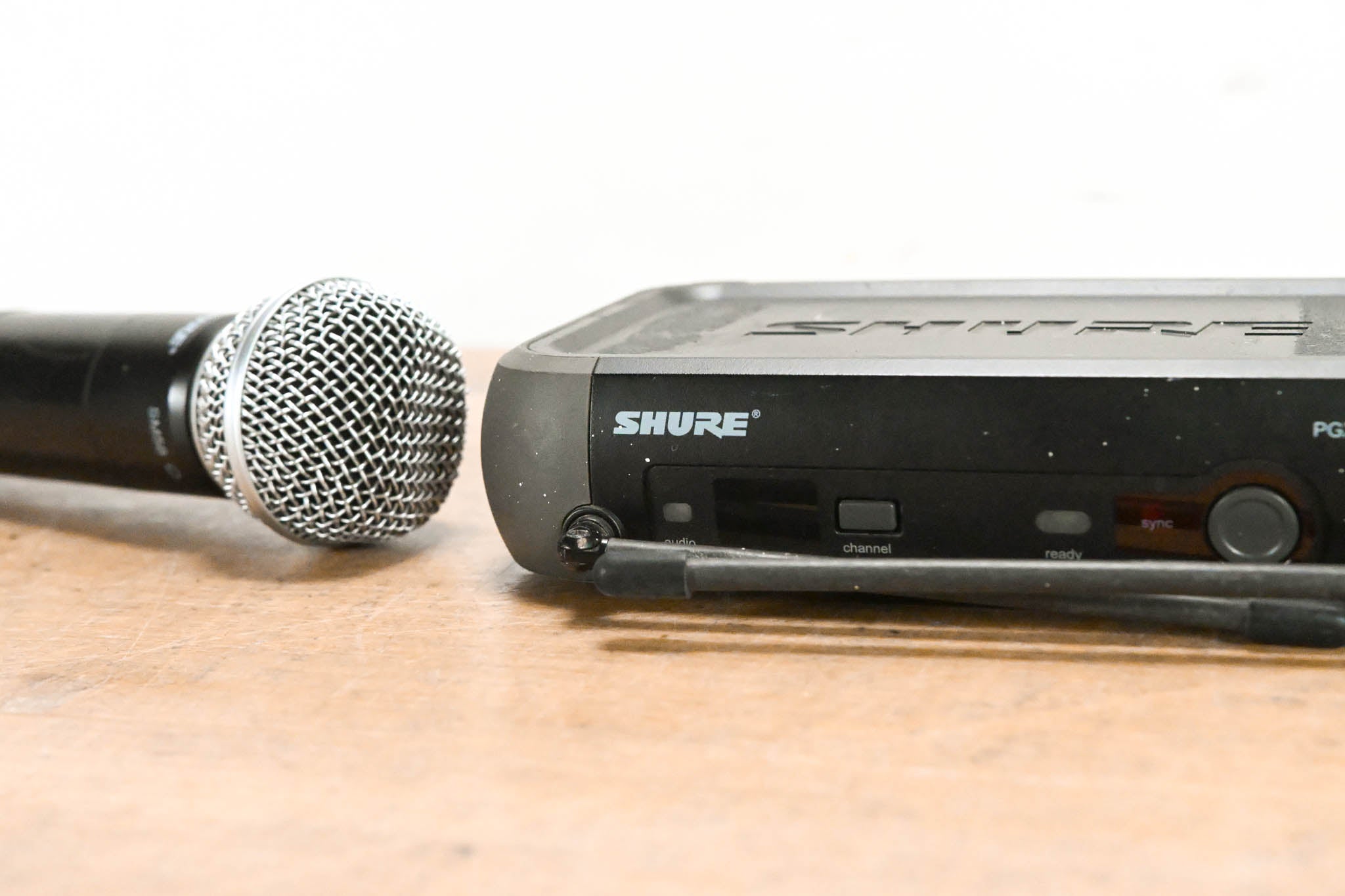 Shure PGX24/SM58 Handheld Wireless System - H6 Band (NO POWER SUPPLY)