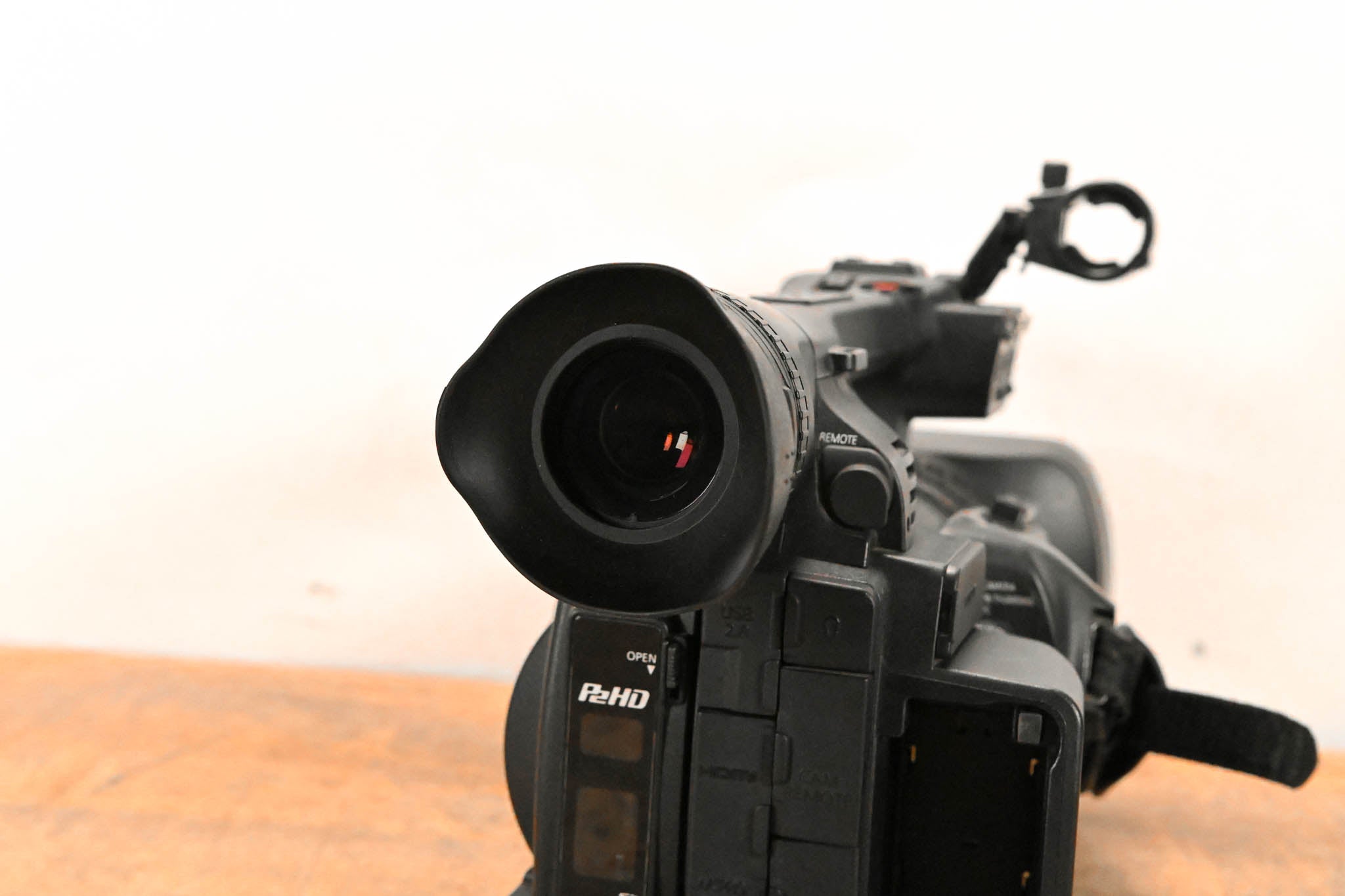 Panasonic AG-HPX255P P2 HD Handheld Camcorder