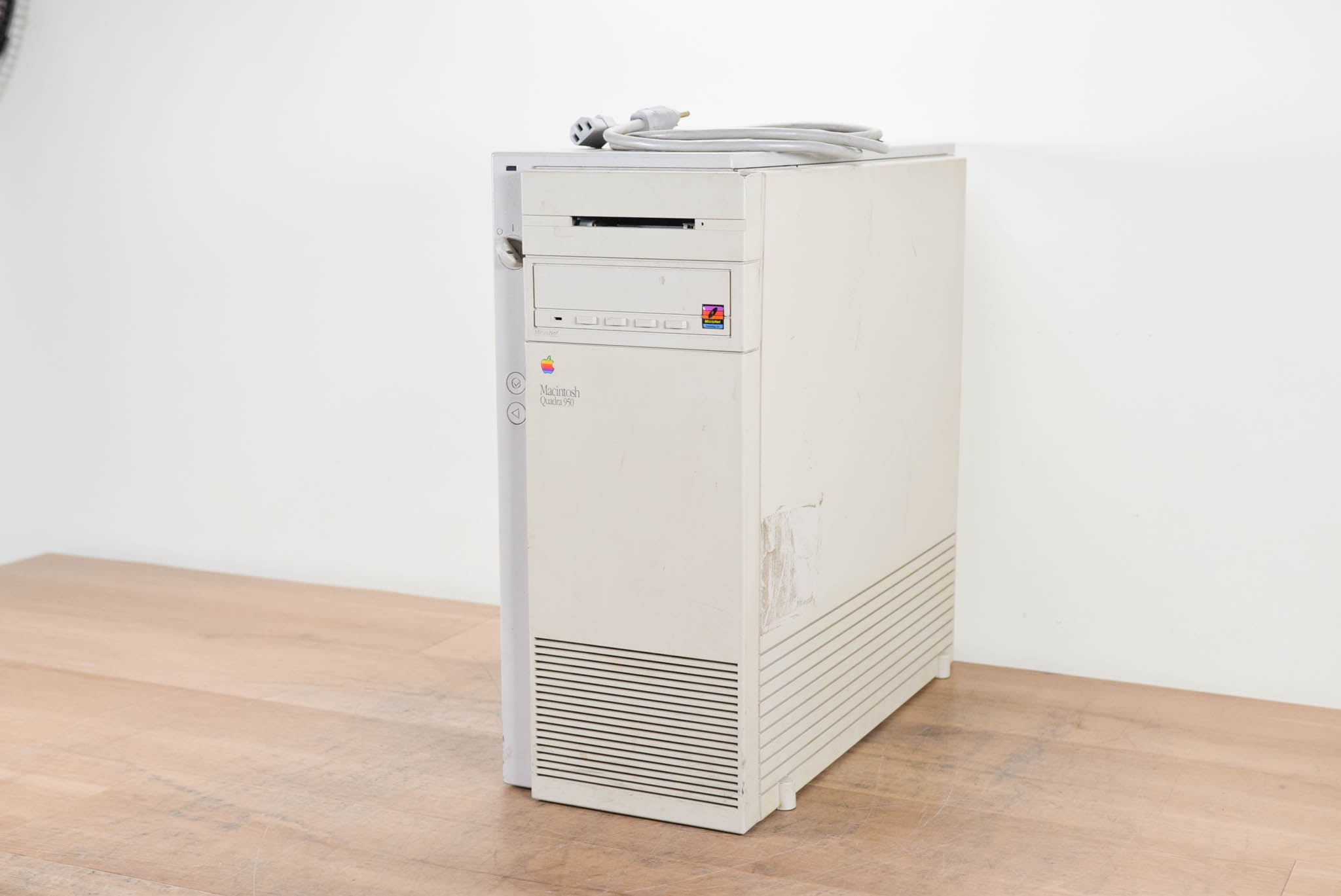 Apple Macintosh Quadra 950 Personal Computer