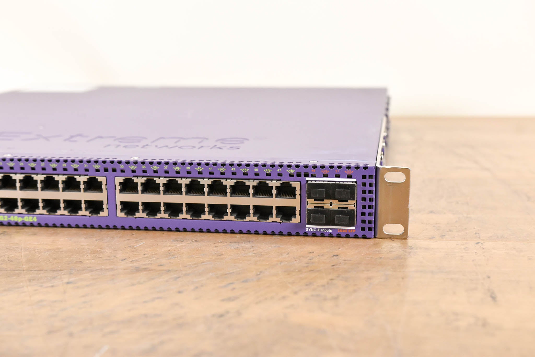 Extreme Networks Summit X460-G2-48p-GE4 Ethernet Switch